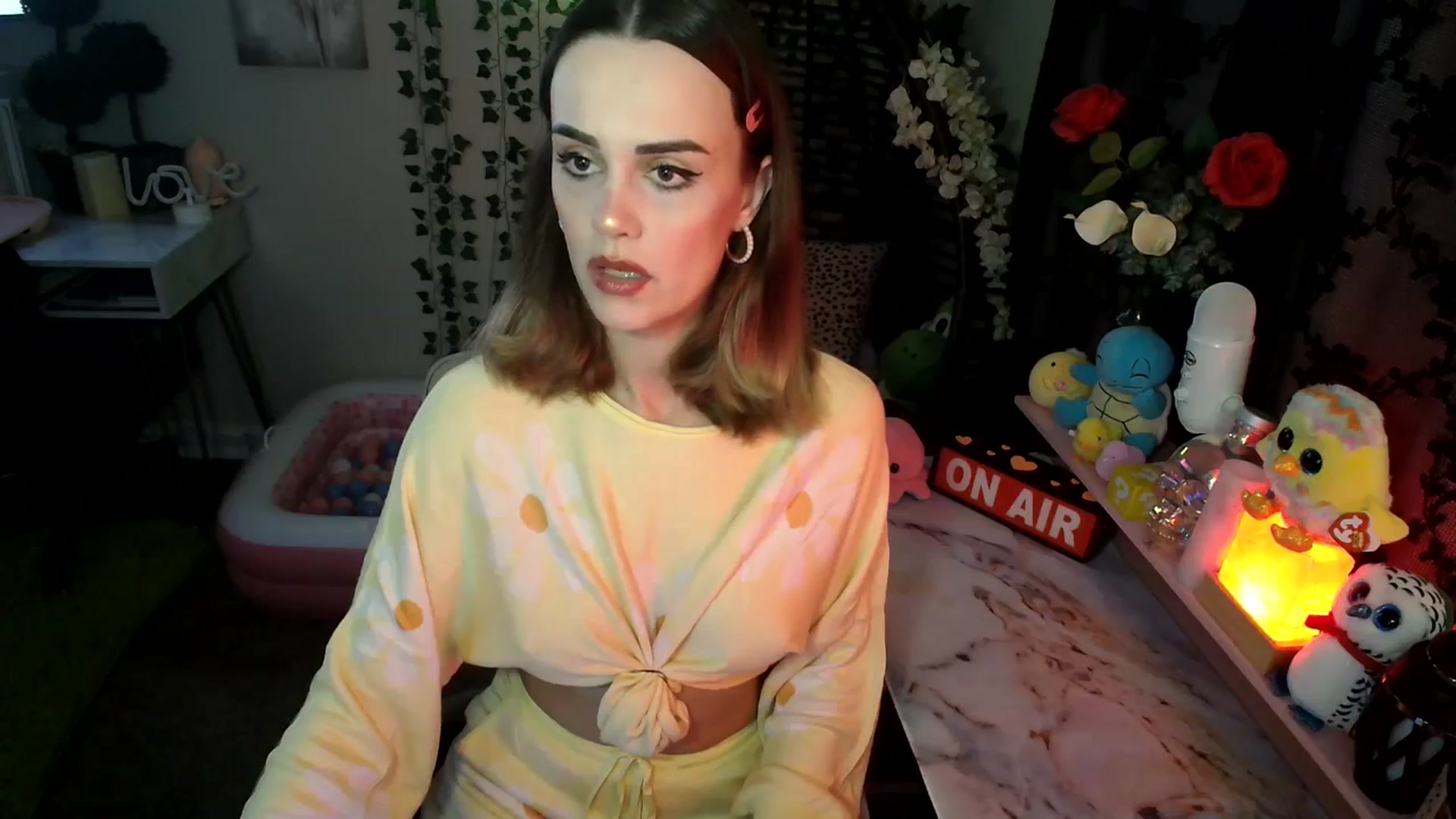 Gallery image thumbnail from HeidiKlumsy's myfreecams stream on, 05/17/2024, 04:38 image 5 of 20