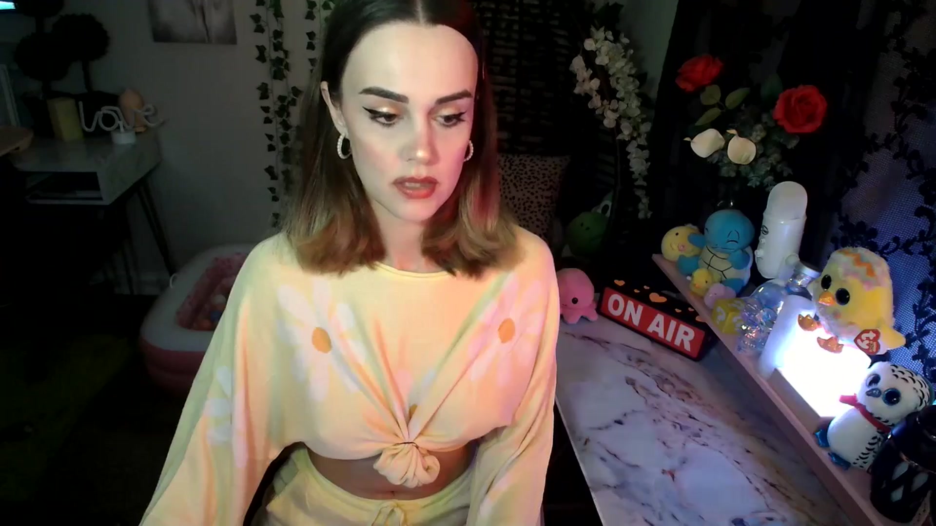 Gallery image thumbnail from HeidiKlumsy's myfreecams stream on, 05/17/2024, 04:38 image 2 of 20