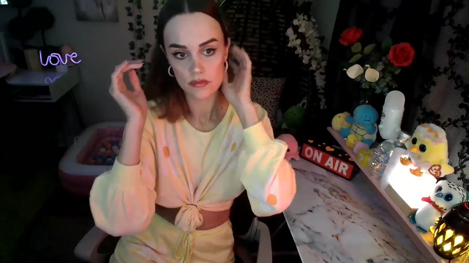 Gallery image thumbnail from HeidiKlumsy's myfreecams stream on, 05/17/2024, 04:38 image 8 of 20