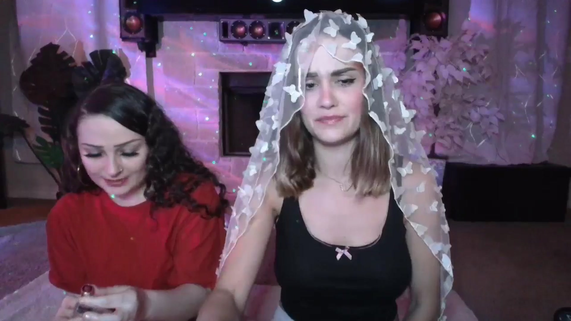 Gallery image thumbnail from HeidiKlumsy's myfreecams stream on, 05/29/2024, 05:15 image 6 of 20