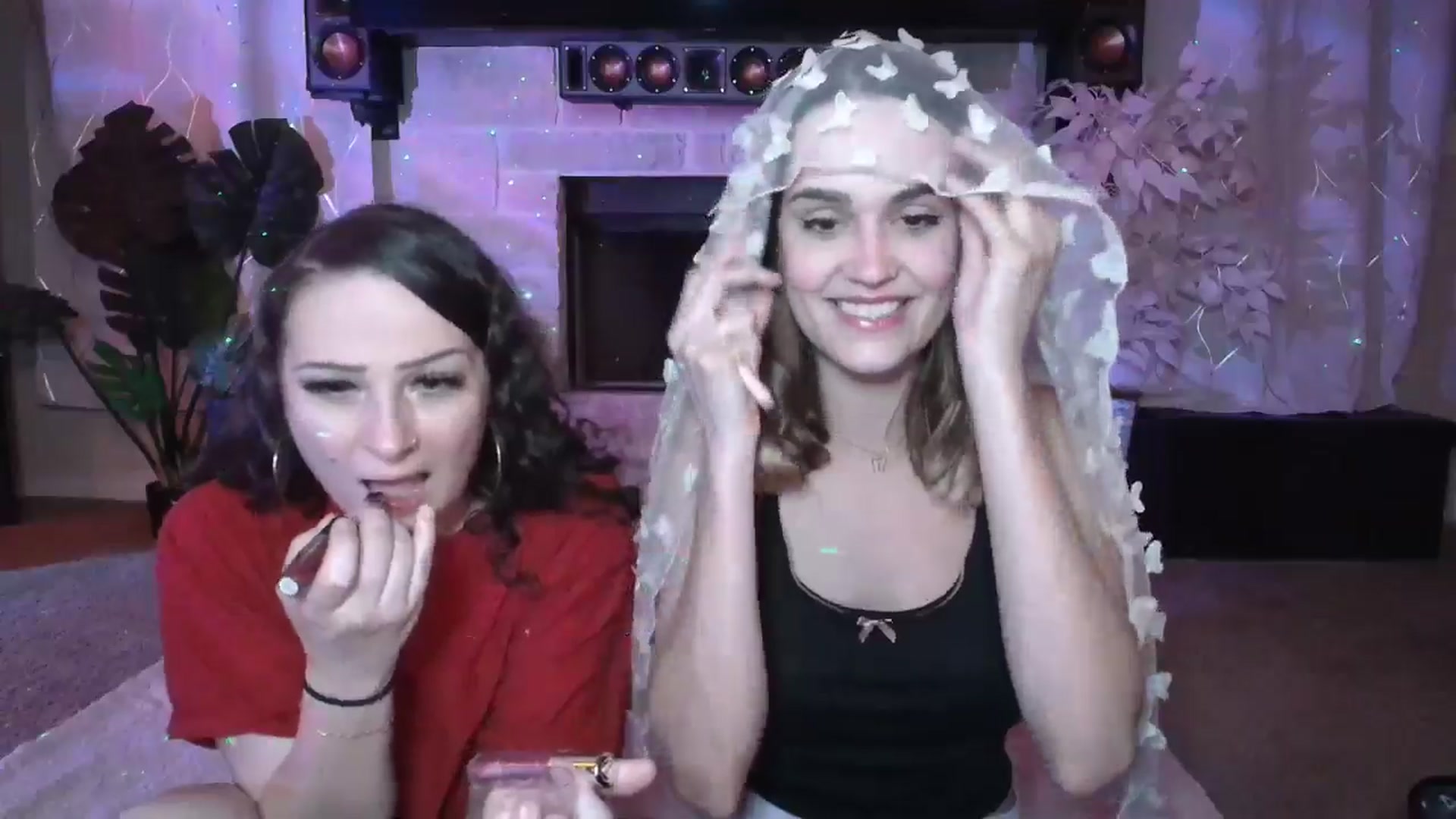 Gallery image thumbnail from HeidiKlumsy's myfreecams stream on, 05/29/2024, 05:15 image 5 of 20