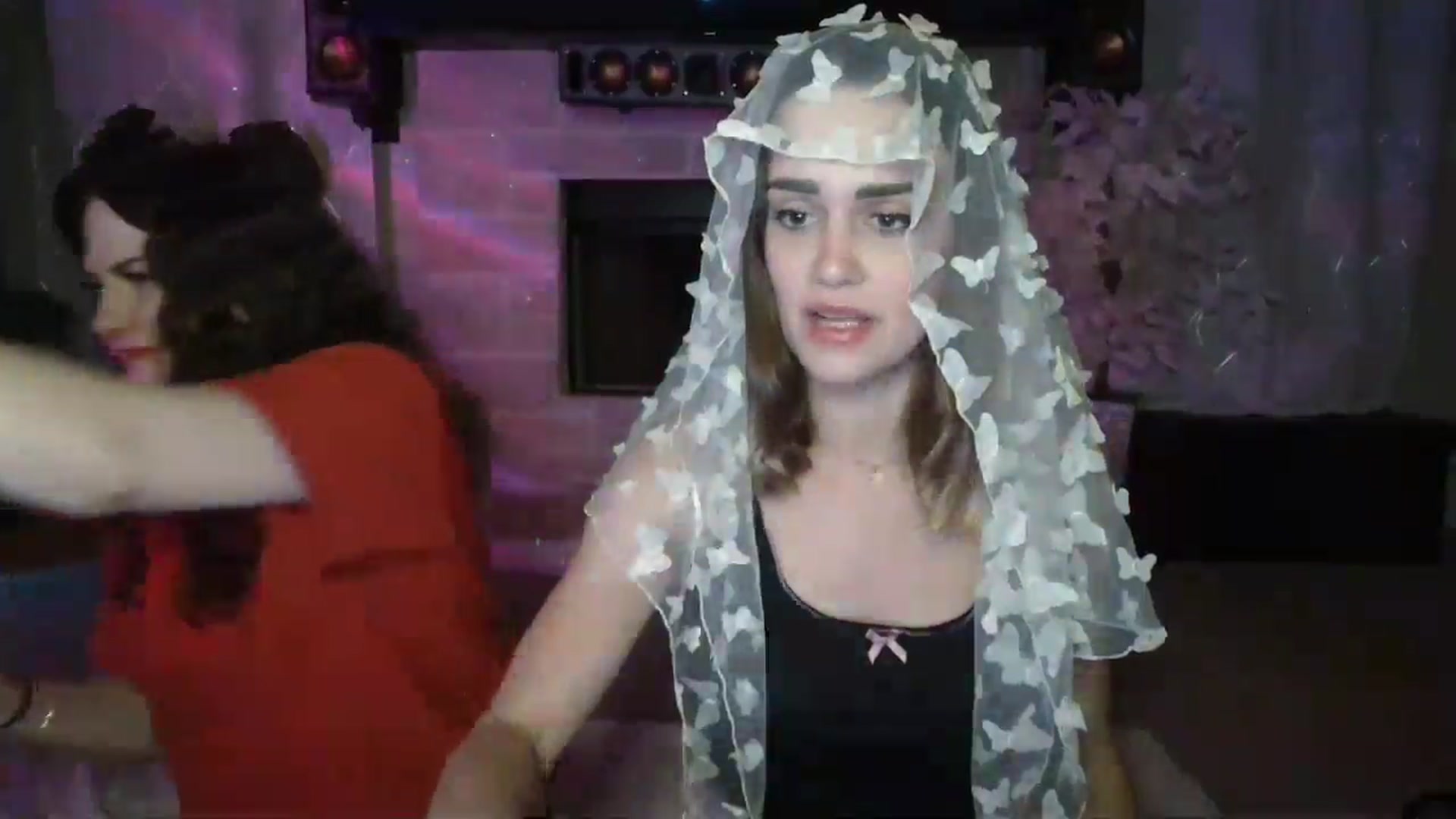 Gallery image thumbnail from HeidiKlumsy's myfreecams stream on, 05/29/2024, 05:15 image 9 of 20