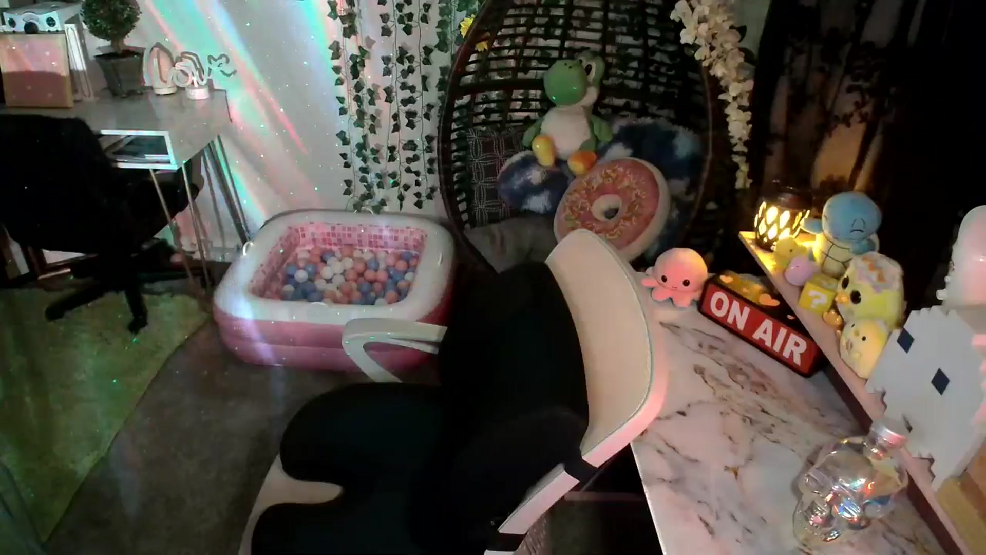 Gallery image thumbnail from HeidiKlumsy's myfreecams stream on, 05/29/2024, 06:14 image 19 of 20