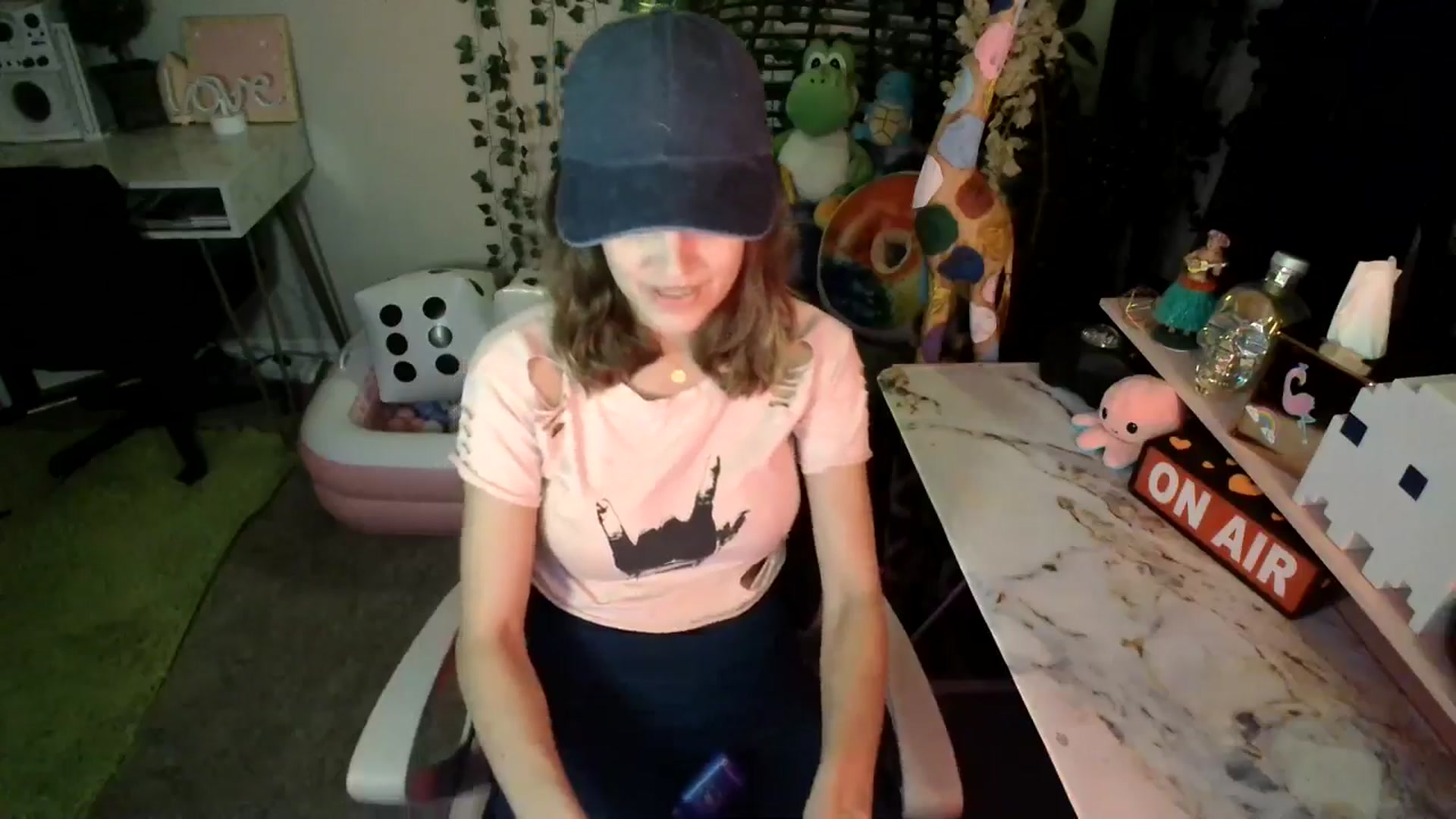 Gallery image thumbnail from HeidiKlumsy's myfreecams stream on, 06/24/2024, 06:02 image 10 of 20