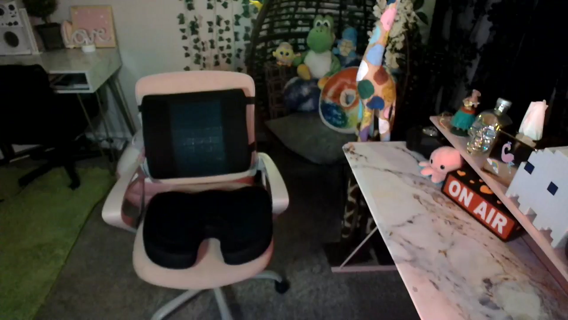 Gallery image thumbnail from HeidiKlumsy's myfreecams stream on, 06/24/2024, 06:02 image 7 of 20