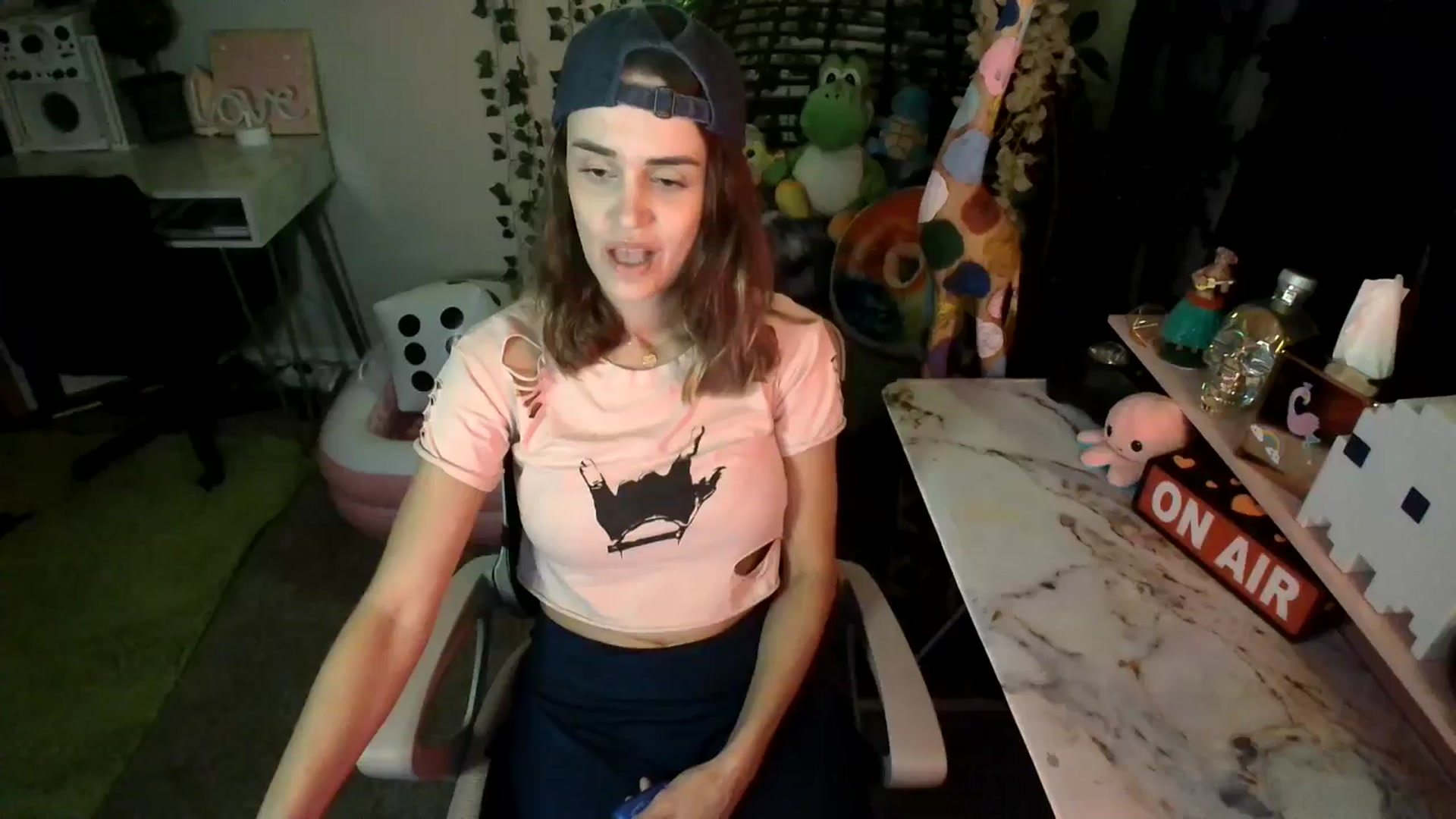 Gallery image thumbnail from HeidiKlumsy's myfreecams stream on, 06/24/2024, 06:02 image 3 of 20