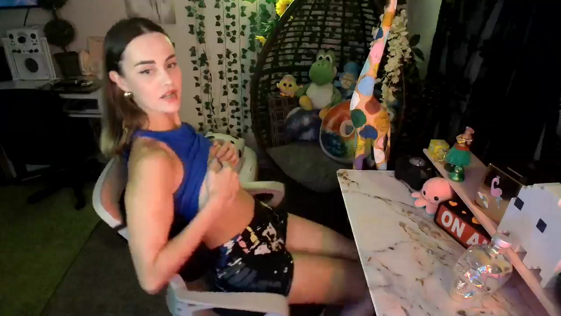 Gallery image thumbnail from HeidiKlumsy's myfreecams stream on, 07/03/2024, 05:20 image 17 of 20