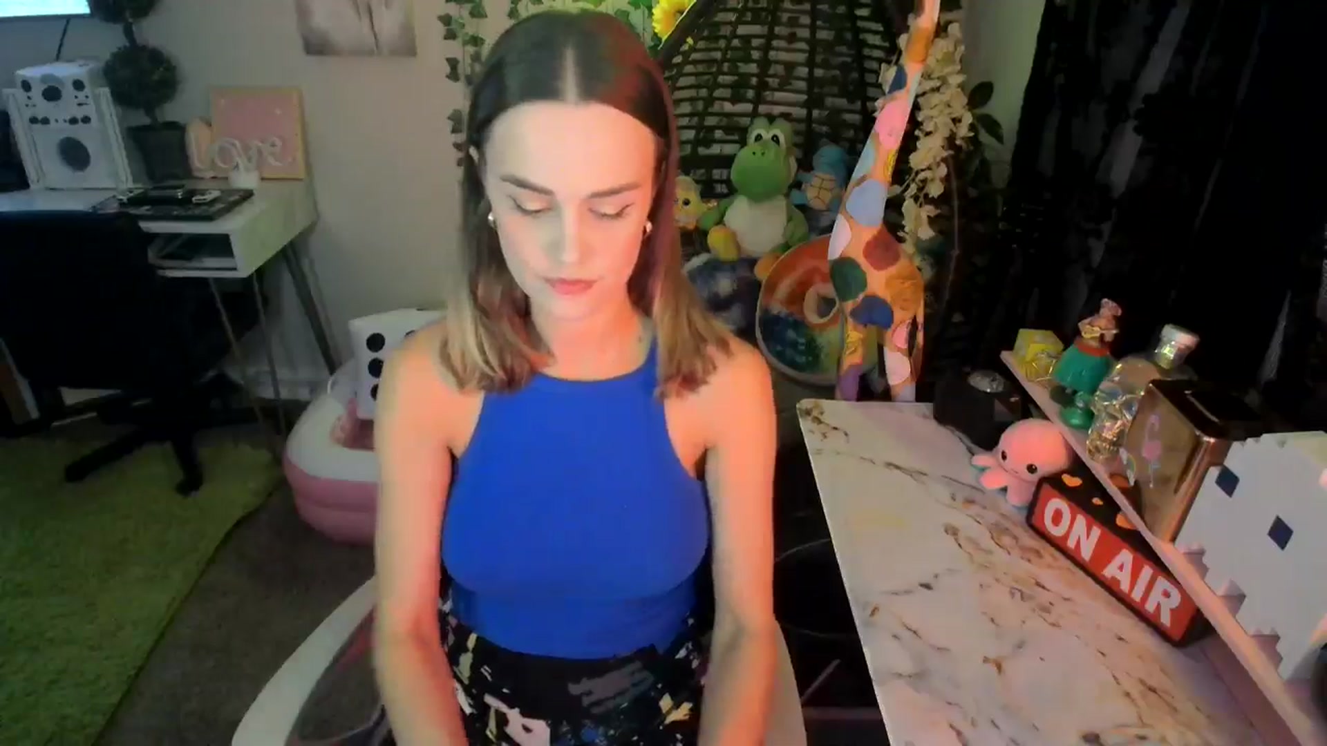 Gallery image thumbnail from HeidiKlumsy's myfreecams stream on, 07/03/2024, 05:20 image 19 of 20