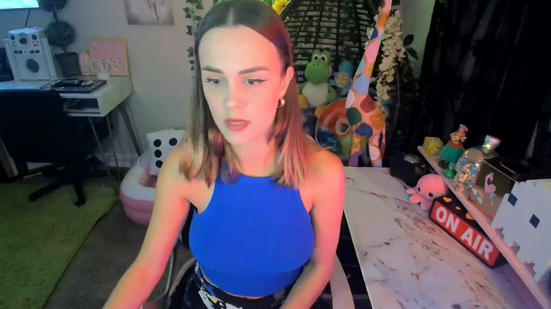 Gallery image thumbnail from HeidiKlumsy's myfreecams stream on, 07/03/2024, 05:20 image 10 of 20