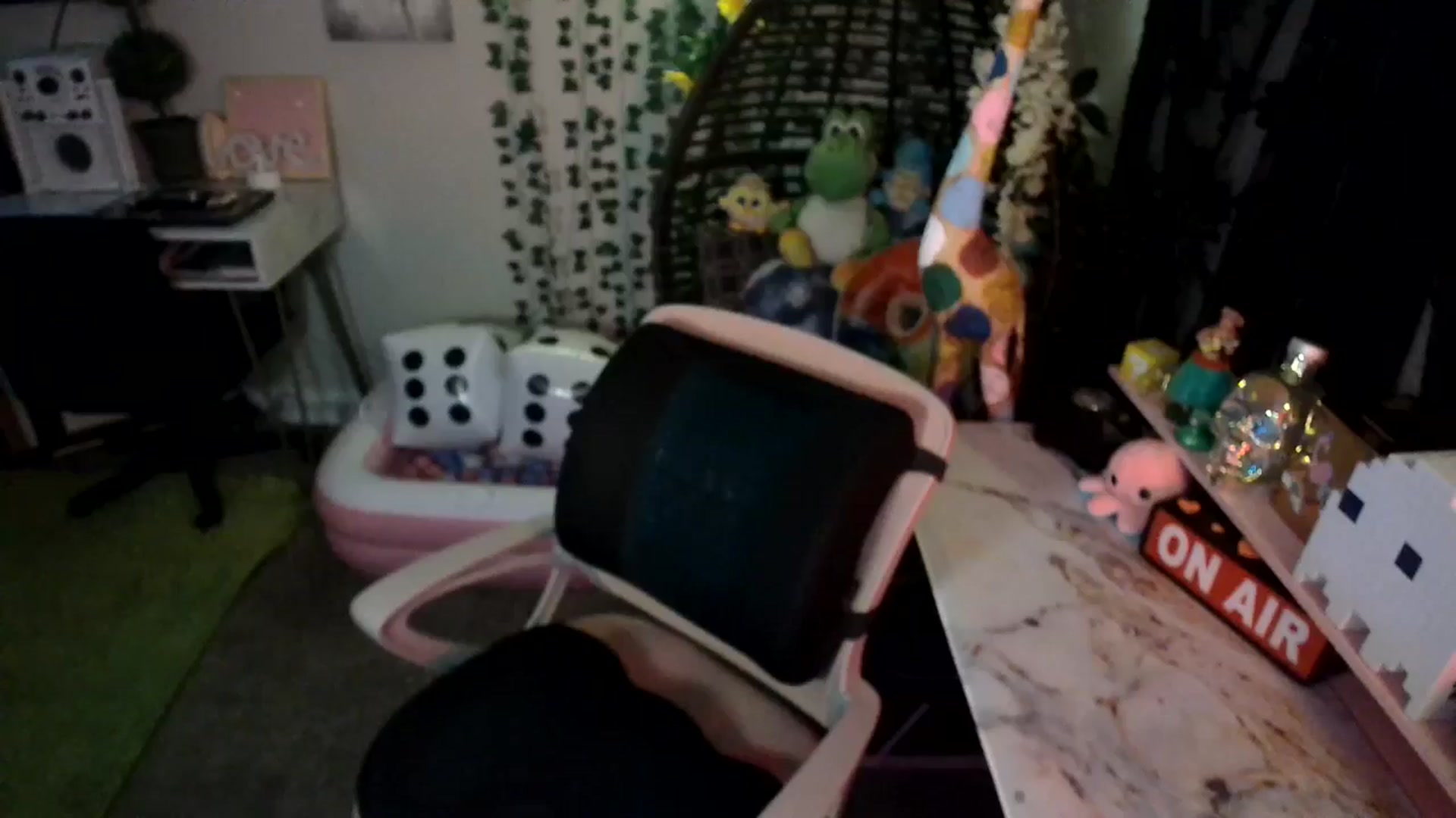 Gallery image thumbnail from HeidiKlumsy's myfreecams stream on, 07/03/2024, 05:38 image 15 of 20