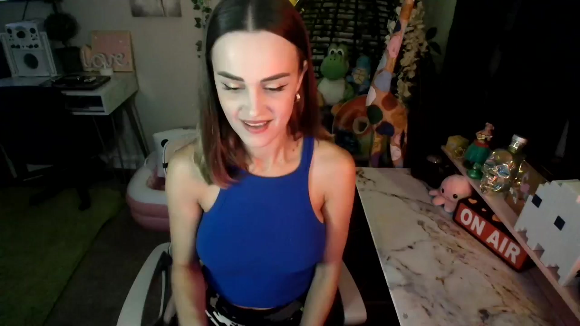 Gallery image thumbnail from HeidiKlumsy's myfreecams stream on, 07/03/2024, 05:38 image 1 of 20