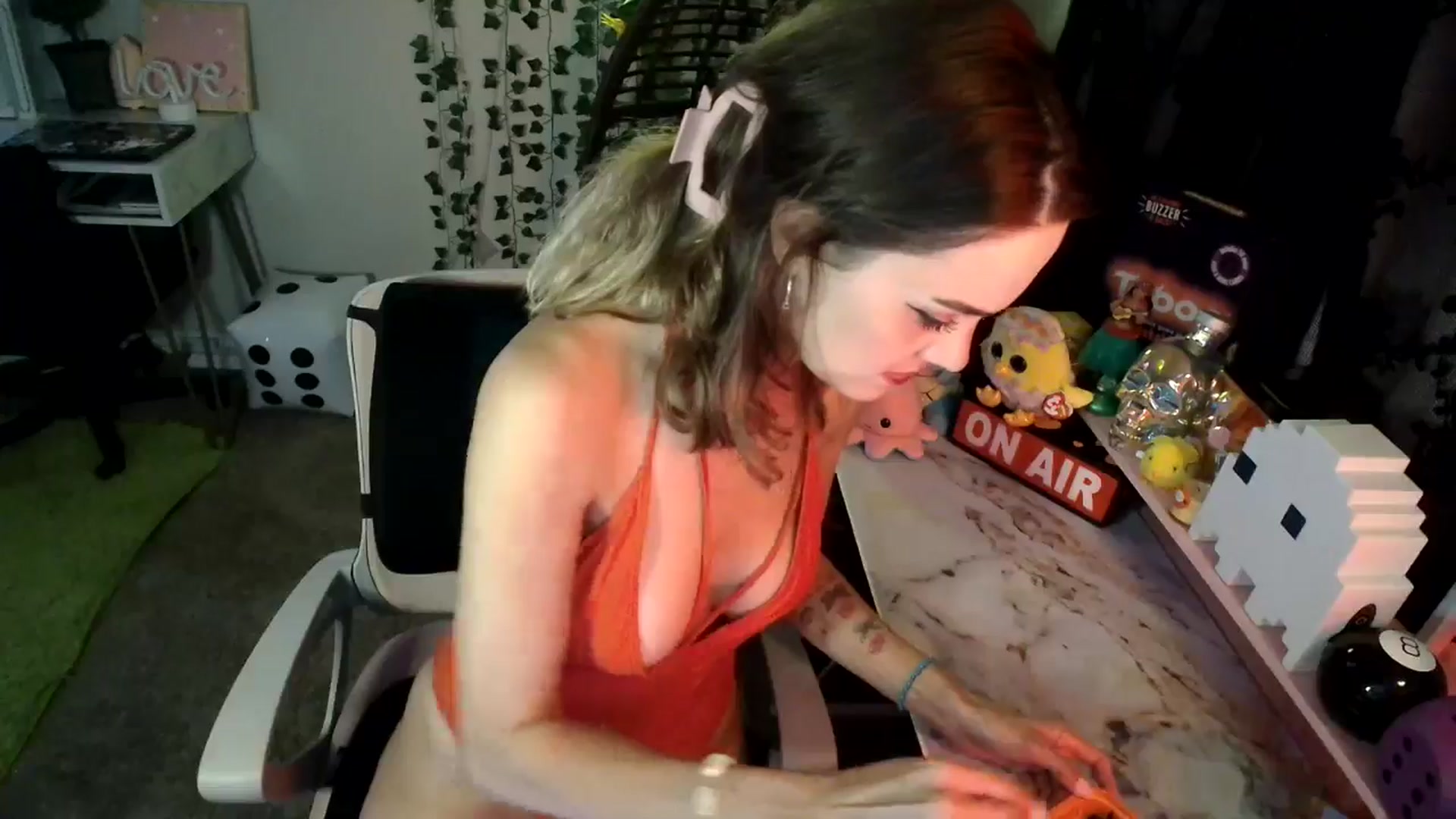 Gallery image thumbnail from HeidiKlumsy's myfreecams stream on, 07/12/2024, 03:00 image 20 of 20