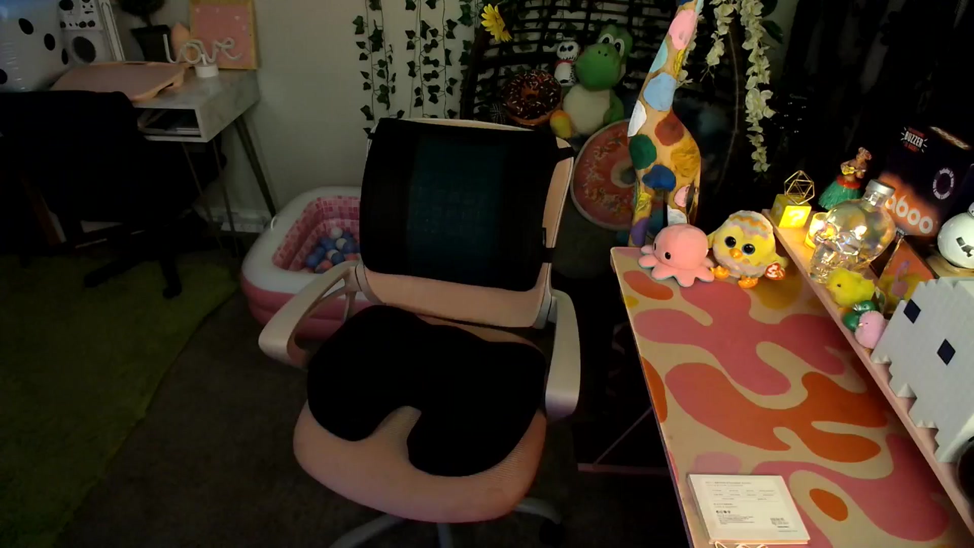 Gallery image thumbnail from HeidiKlumsy's myfreecams stream on, 07/13/2024, 02:05 image 11 of 20