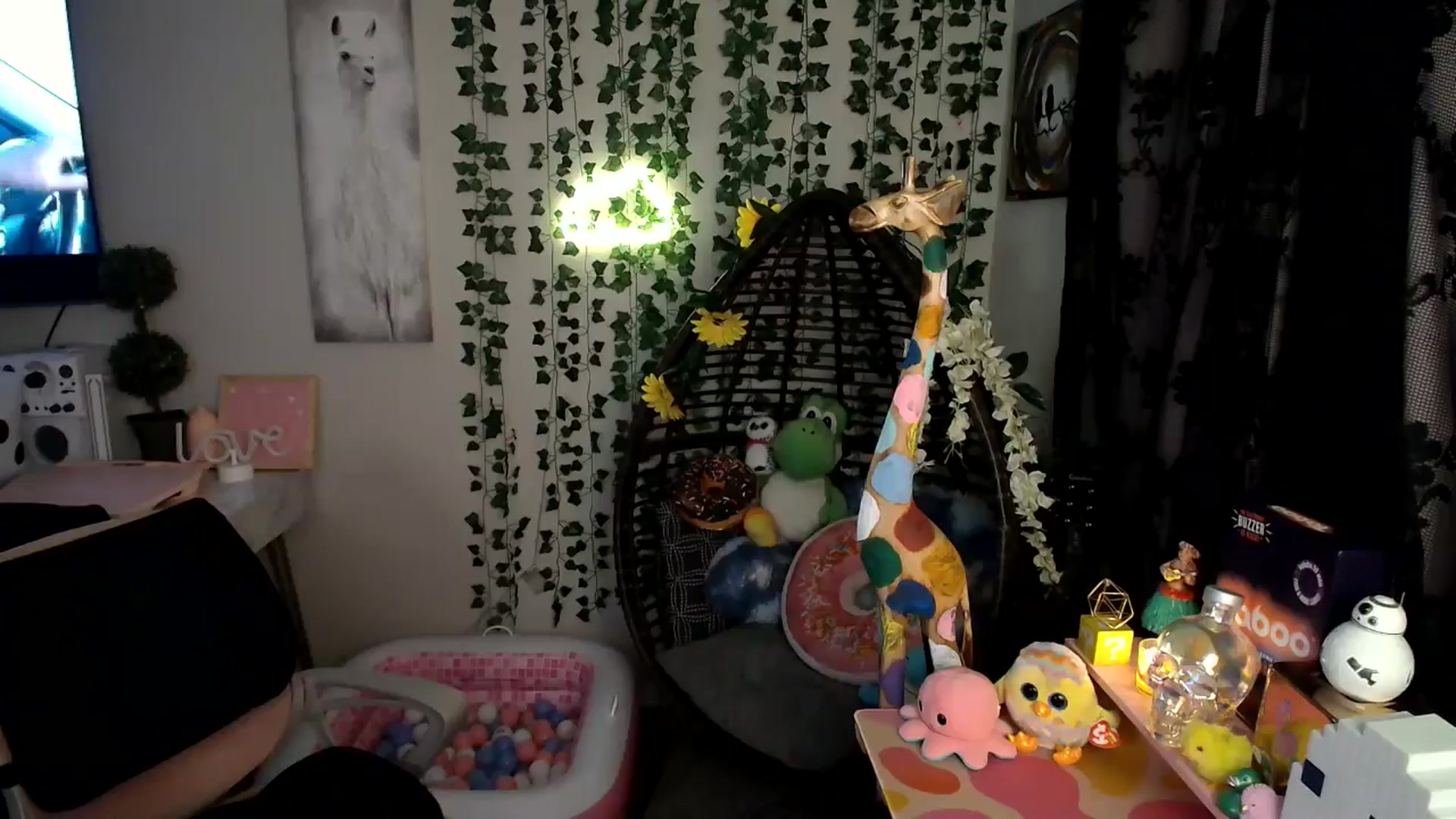 Gallery image thumbnail from HeidiKlumsy's myfreecams stream on, 07/13/2024, 02:05 image 8 of 20