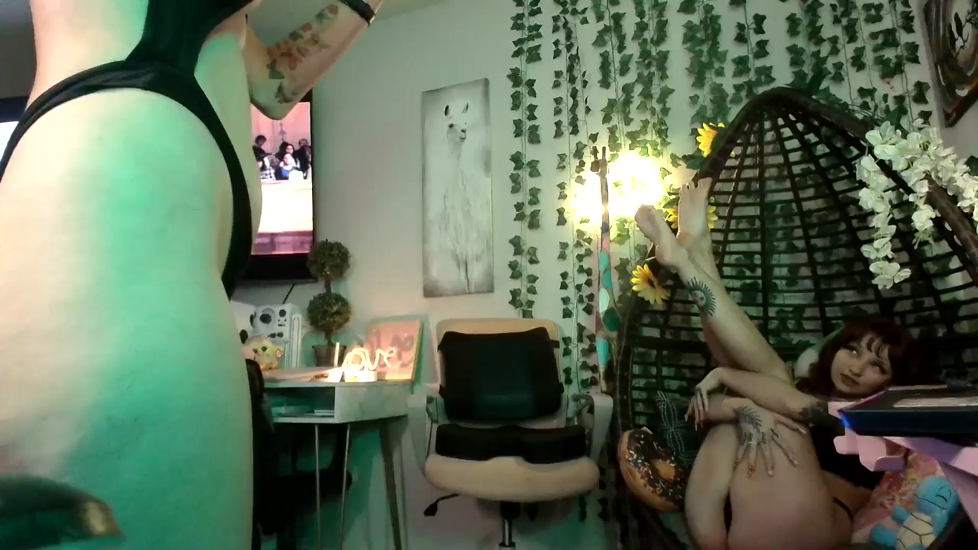 Gallery image thumbnail from HeidiKlumsy's myfreecams stream on, 07/13/2024, 05:12 image 16 of 20