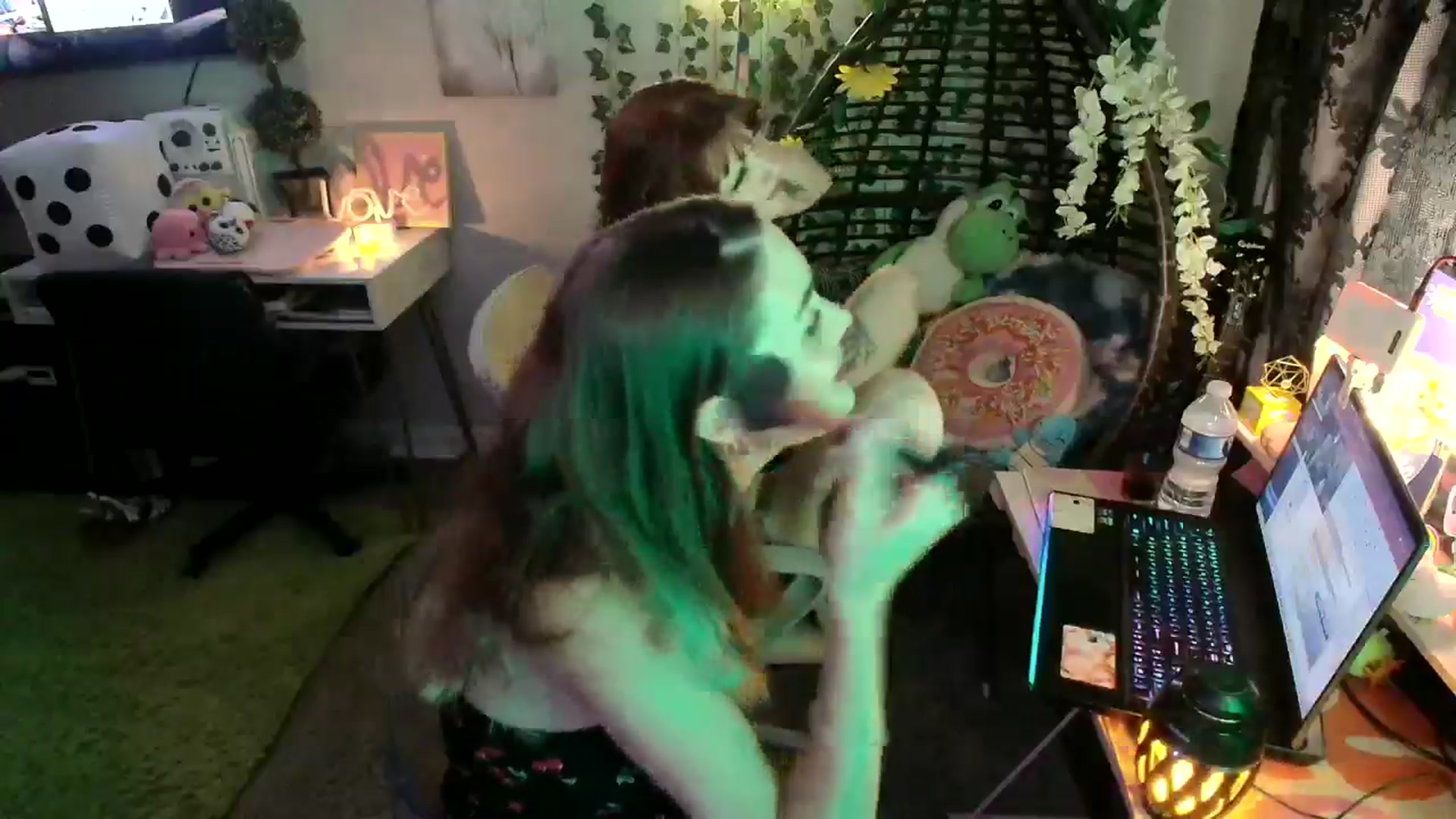 Gallery image thumbnail from HeidiKlumsy's myfreecams stream on, 07/13/2024, 06:05 image 9 of 20