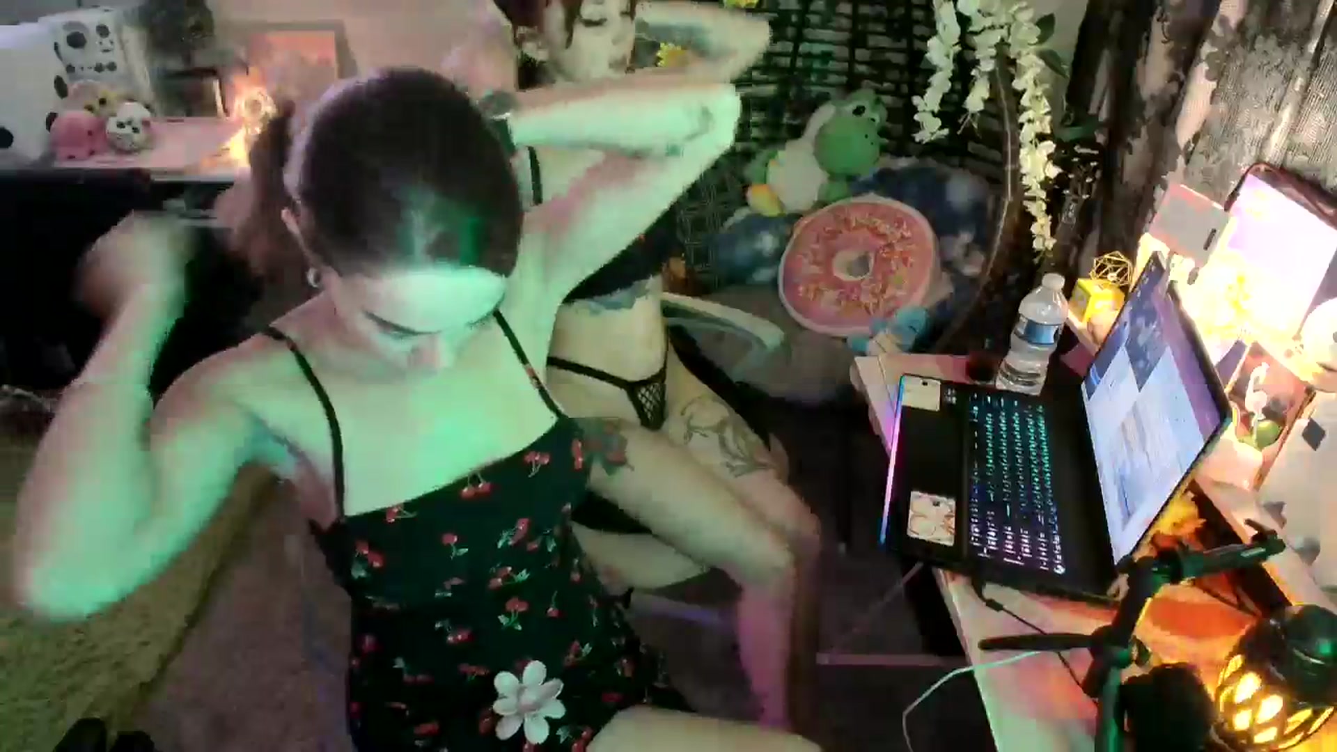 Gallery image thumbnail from HeidiKlumsy's myfreecams stream on, 07/13/2024, 06:05 image 3 of 20