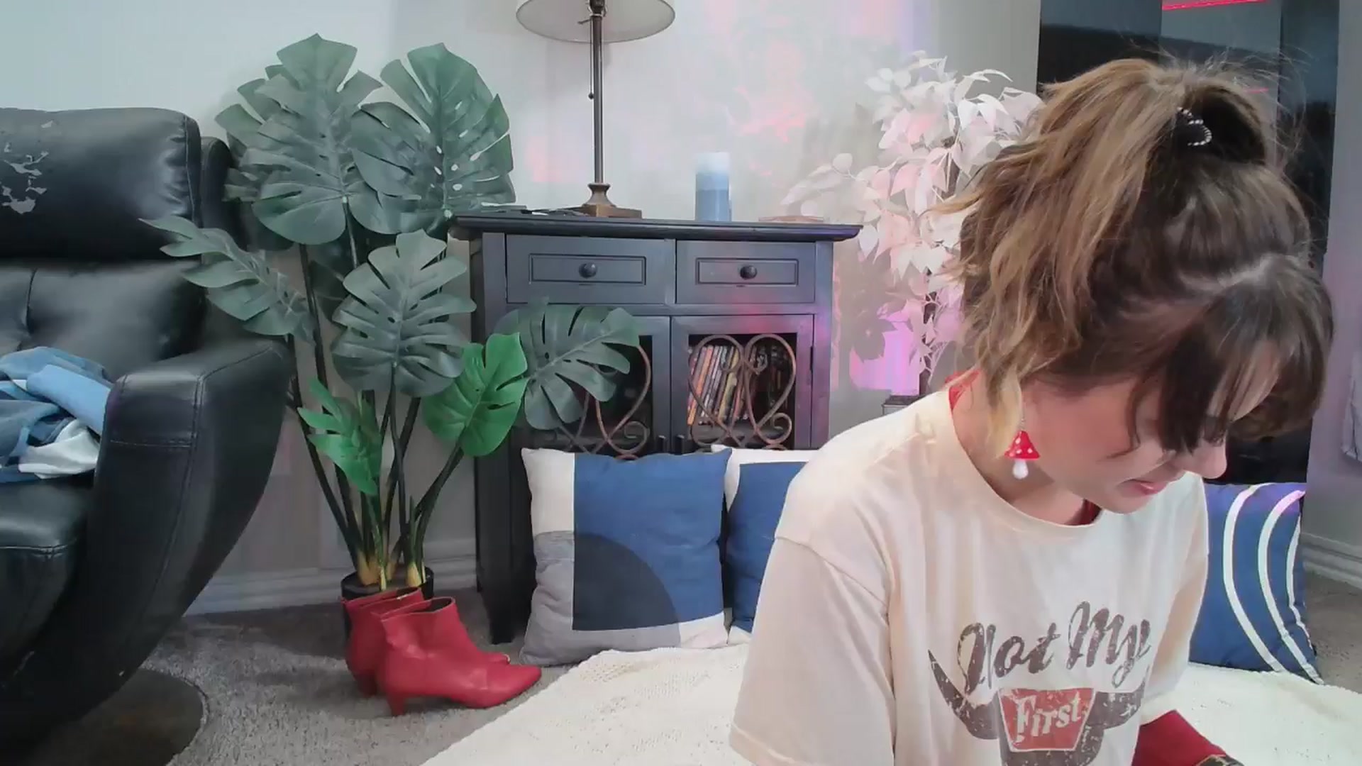 Gallery image thumbnail from HeidiKlumsy's myfreecams stream on, 08/16/2024, 23:50 image 6 of 20