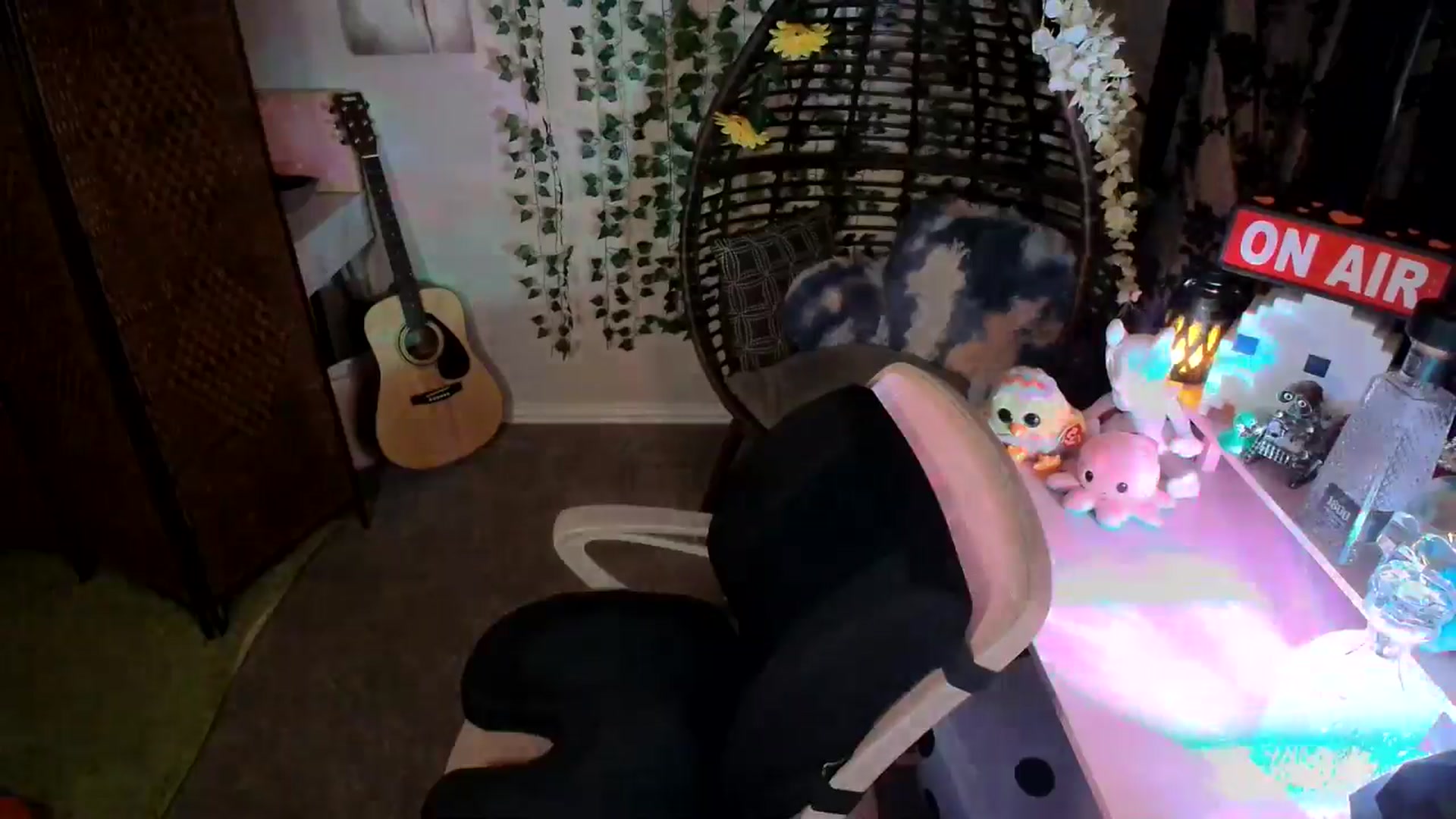 Gallery image thumbnail from HeidiKlumsy's myfreecams stream on, 09/12/2024, 06:18 image 8 of 20