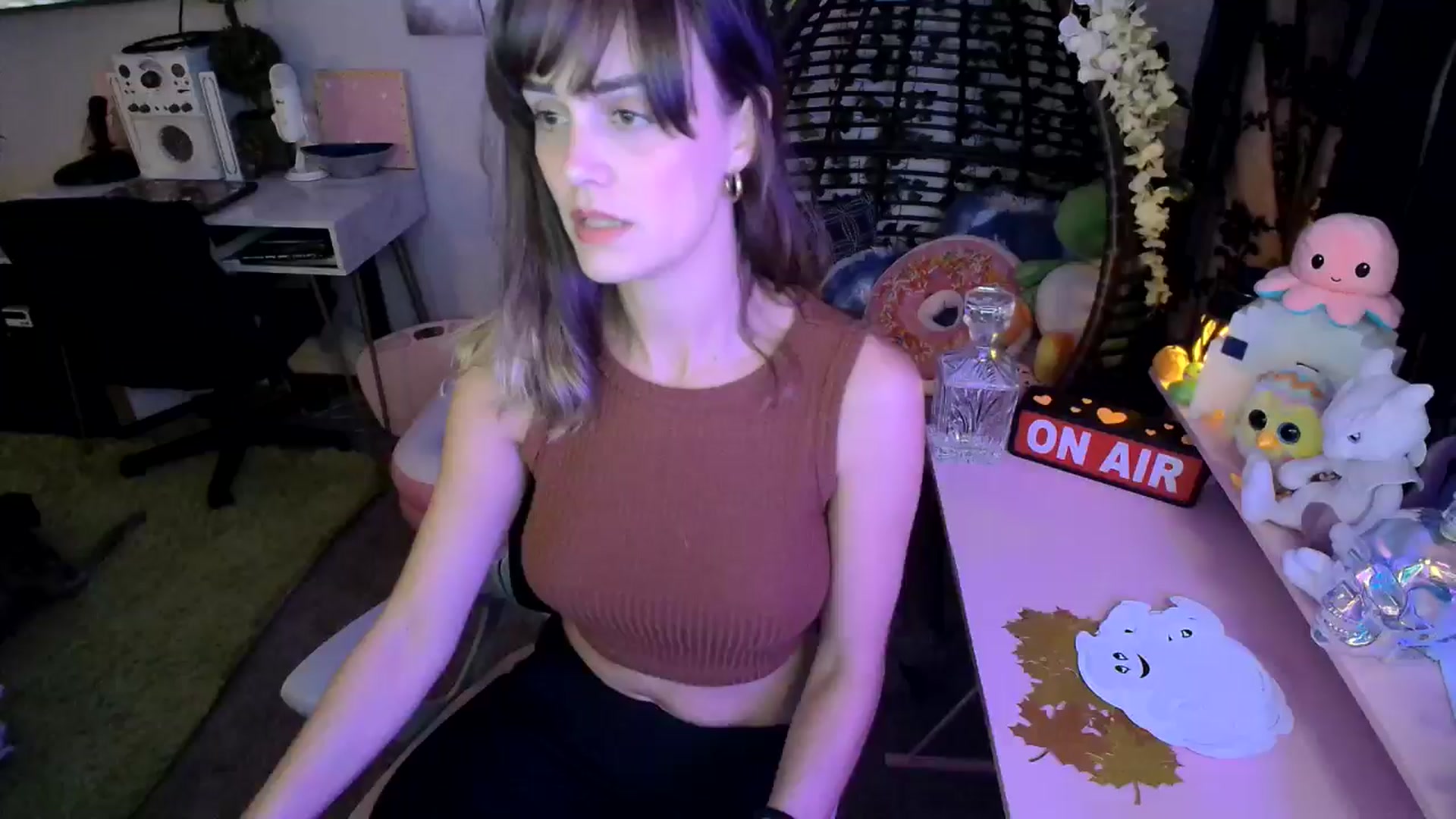 Gallery image thumbnail from HeidiKlumsy's myfreecams stream on, 09/13/2024, 02:10 image 18 of 20