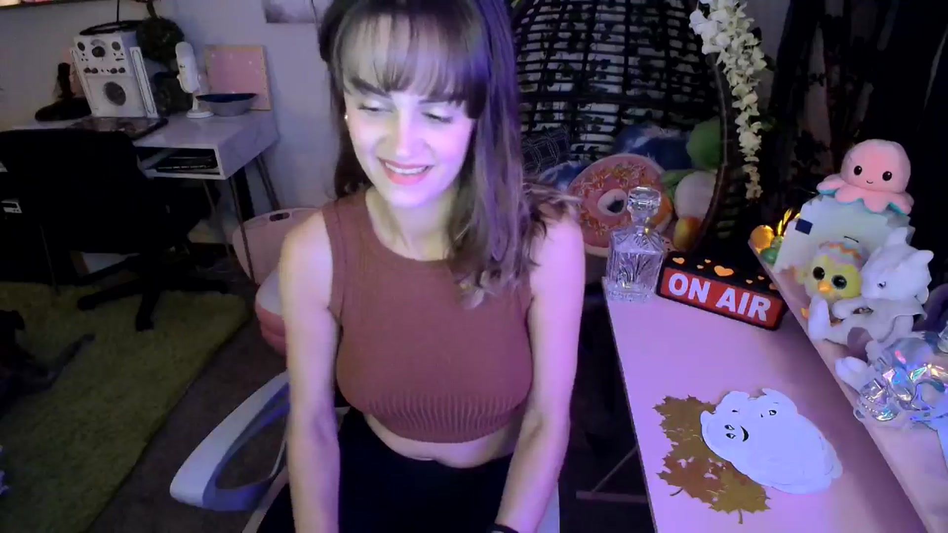 Gallery image thumbnail from HeidiKlumsy's myfreecams stream on, 09/13/2024, 02:10 image 17 of 20
