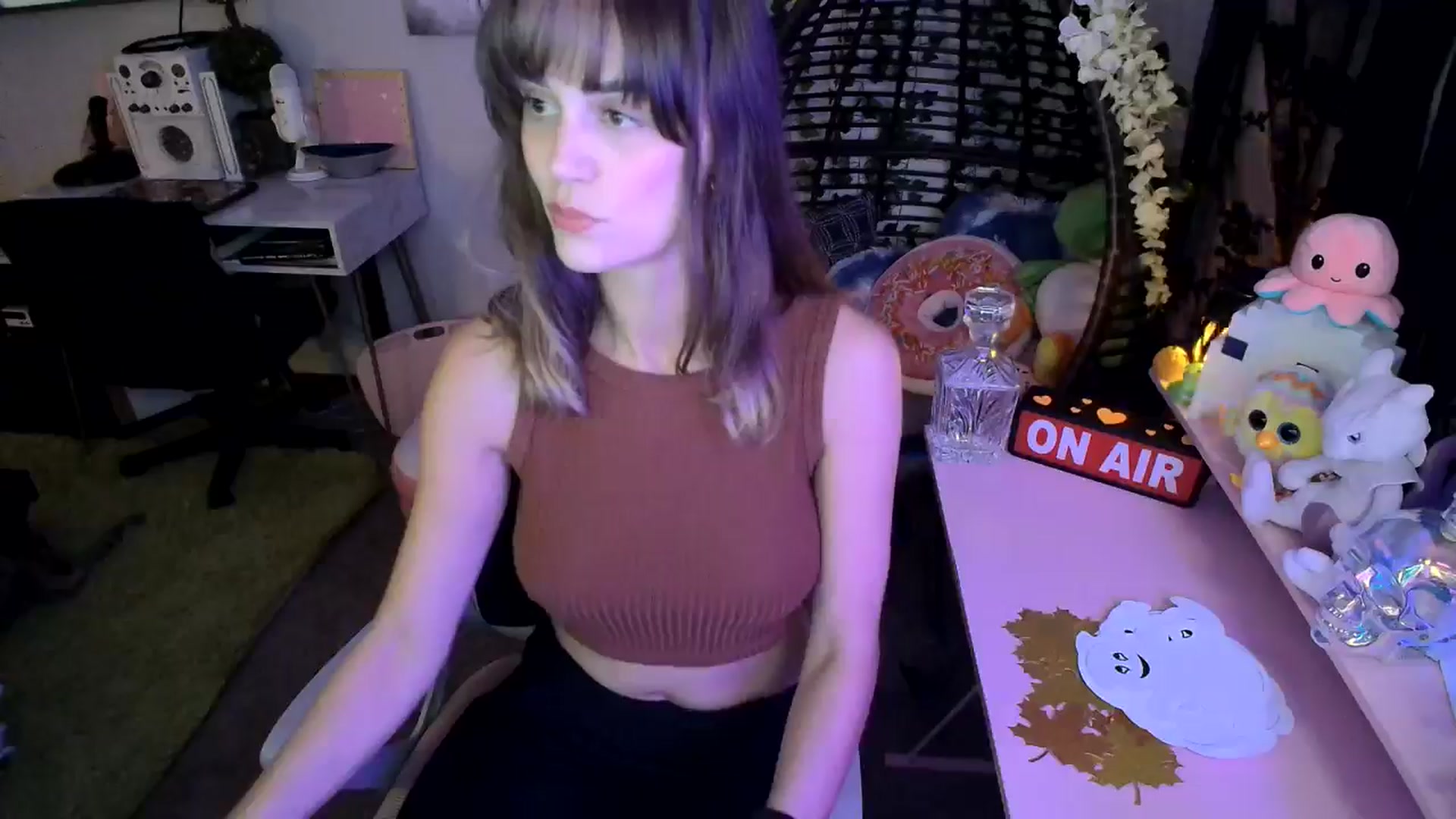 Gallery image thumbnail from HeidiKlumsy's myfreecams stream on, 09/13/2024, 02:10 image 16 of 20