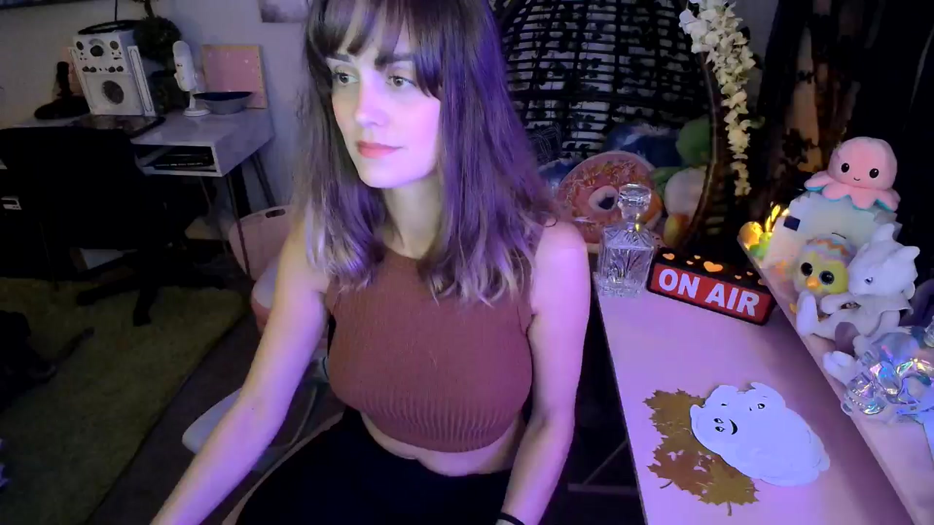 Gallery image thumbnail from HeidiKlumsy's myfreecams stream on, 09/13/2024, 02:10 image 19 of 20