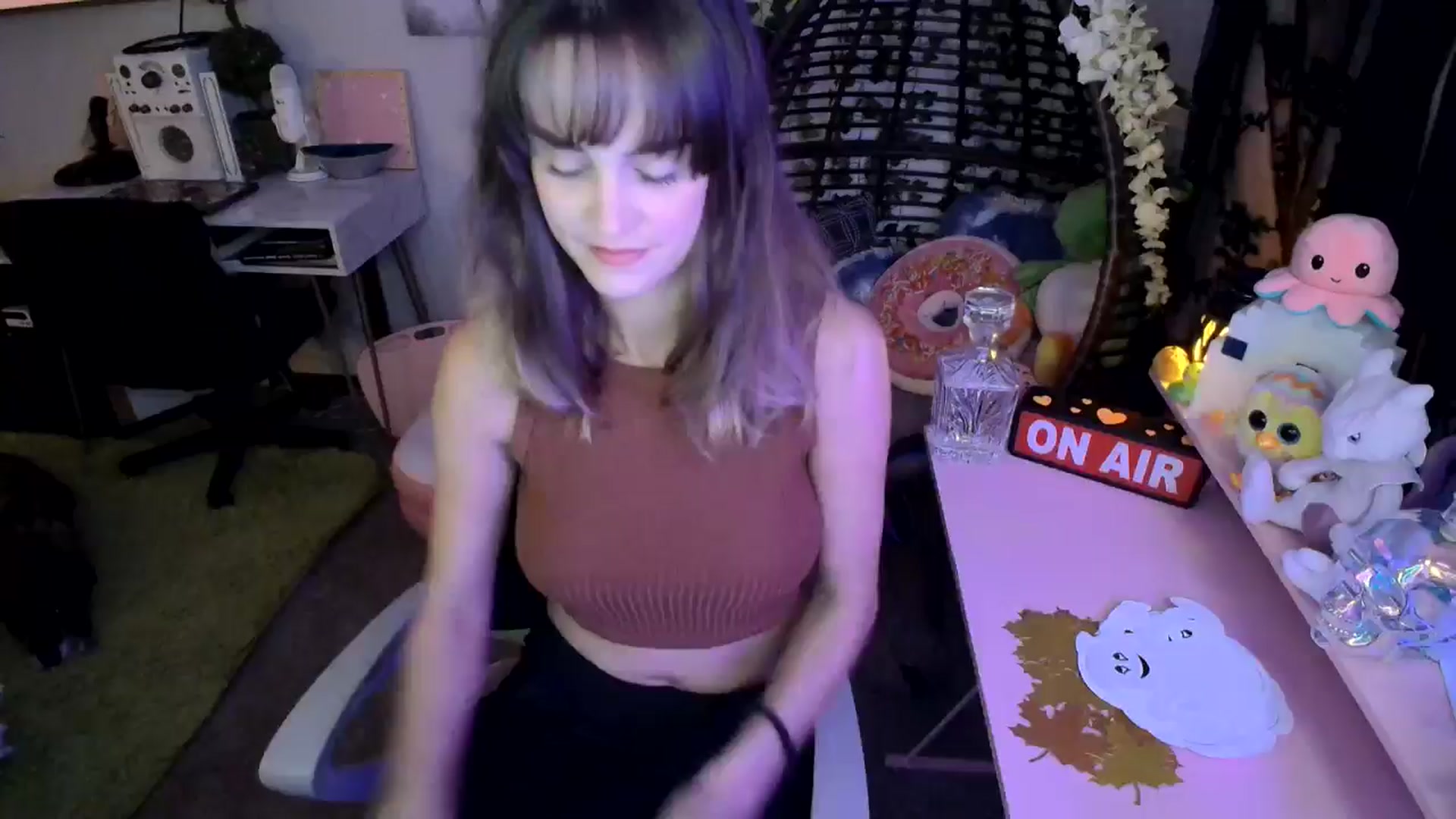 Gallery image thumbnail from HeidiKlumsy's myfreecams stream on, 09/13/2024, 02:10 image 13 of 20