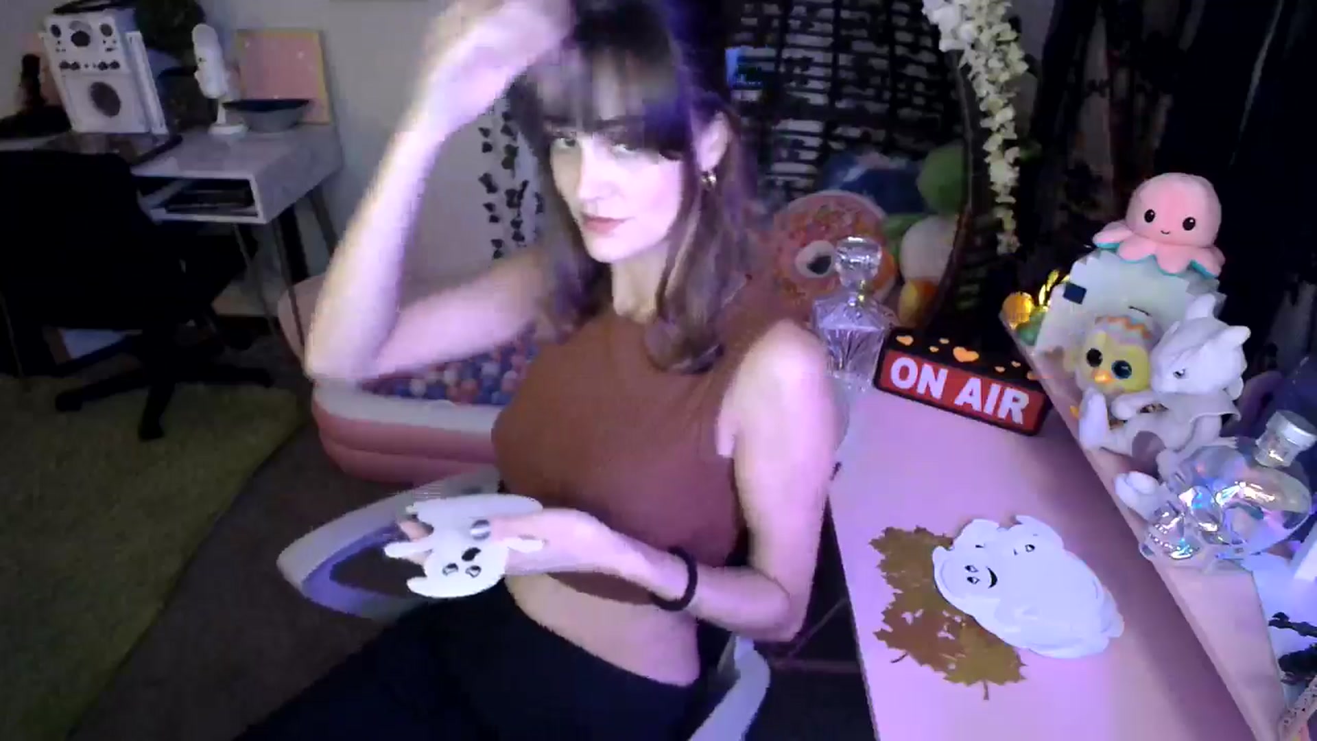 Gallery image thumbnail from HeidiKlumsy's myfreecams stream on, 09/13/2024, 02:10 image 9 of 20