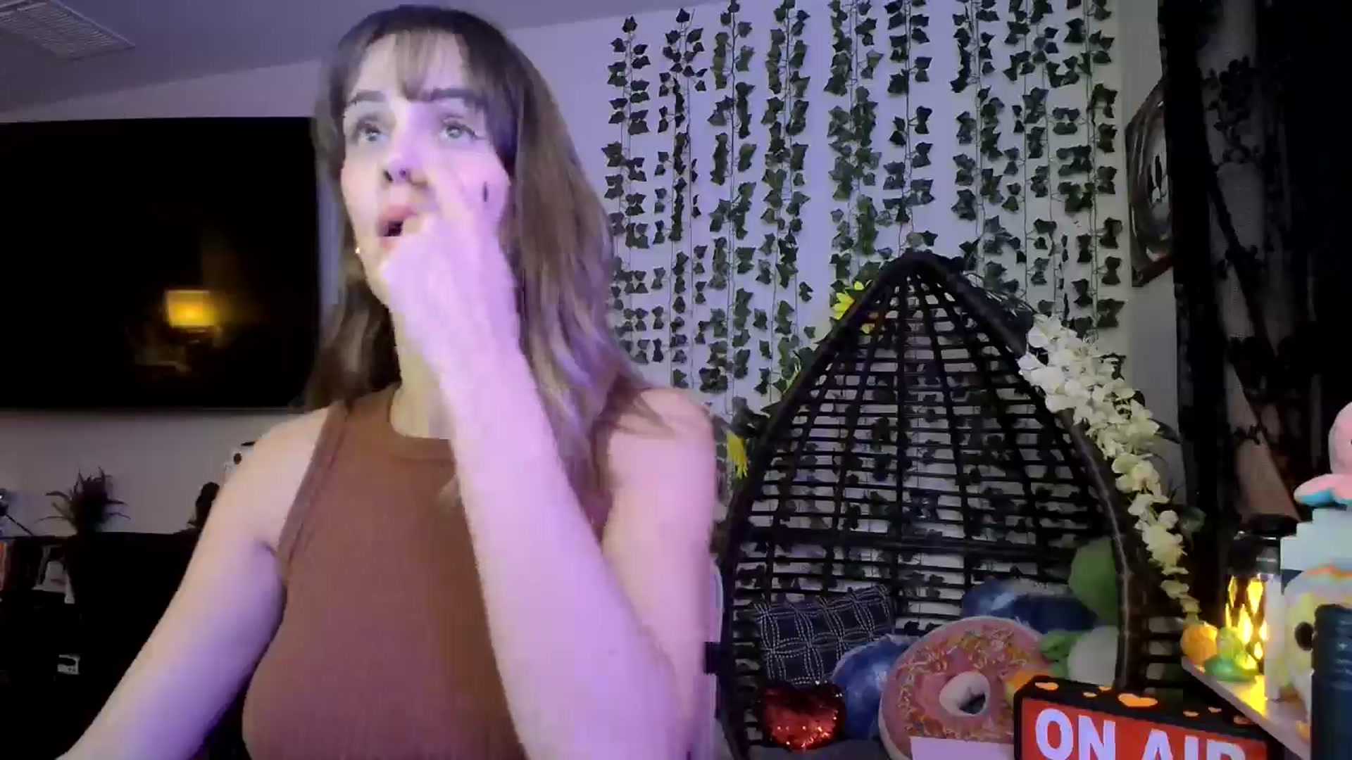 Gallery image thumbnail from HeidiKlumsy's myfreecams stream on, 09/13/2024, 05:33 image 16 of 20
