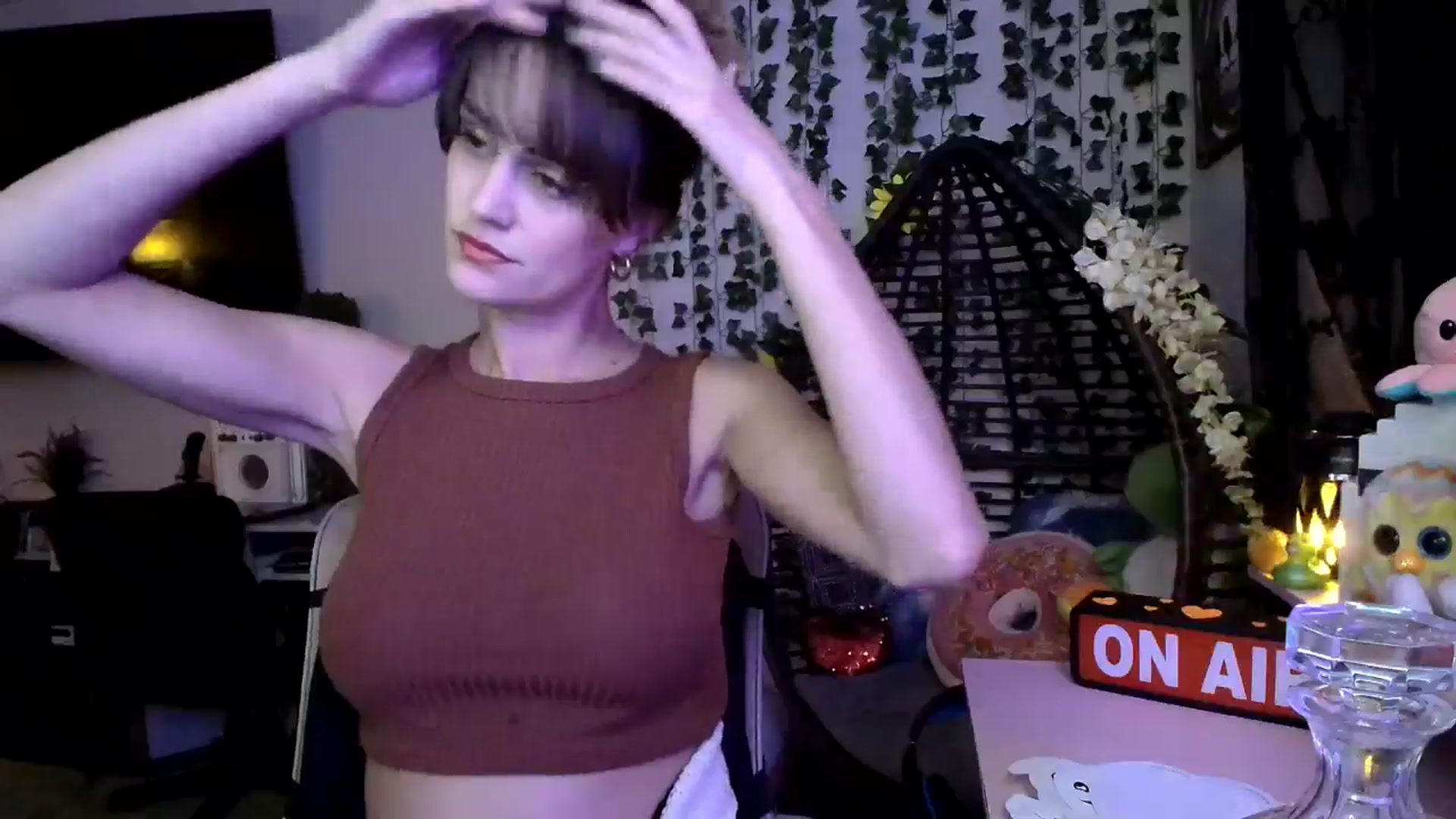 Gallery image thumbnail from HeidiKlumsy's myfreecams stream on, 09/13/2024, 05:33 image 19 of 20