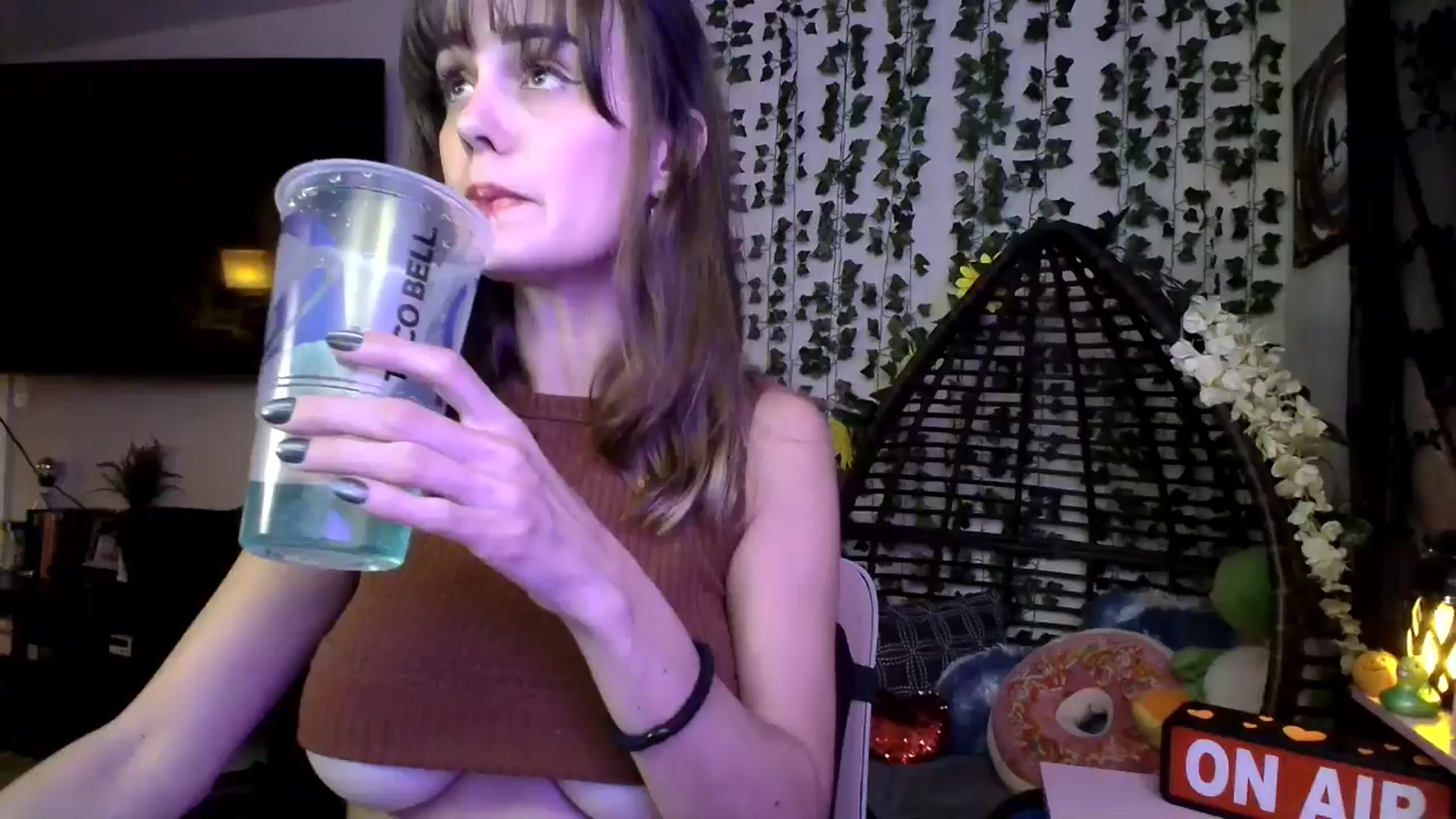 Gallery image thumbnail from HeidiKlumsy's myfreecams stream on, 09/13/2024, 05:33 image 12 of 20