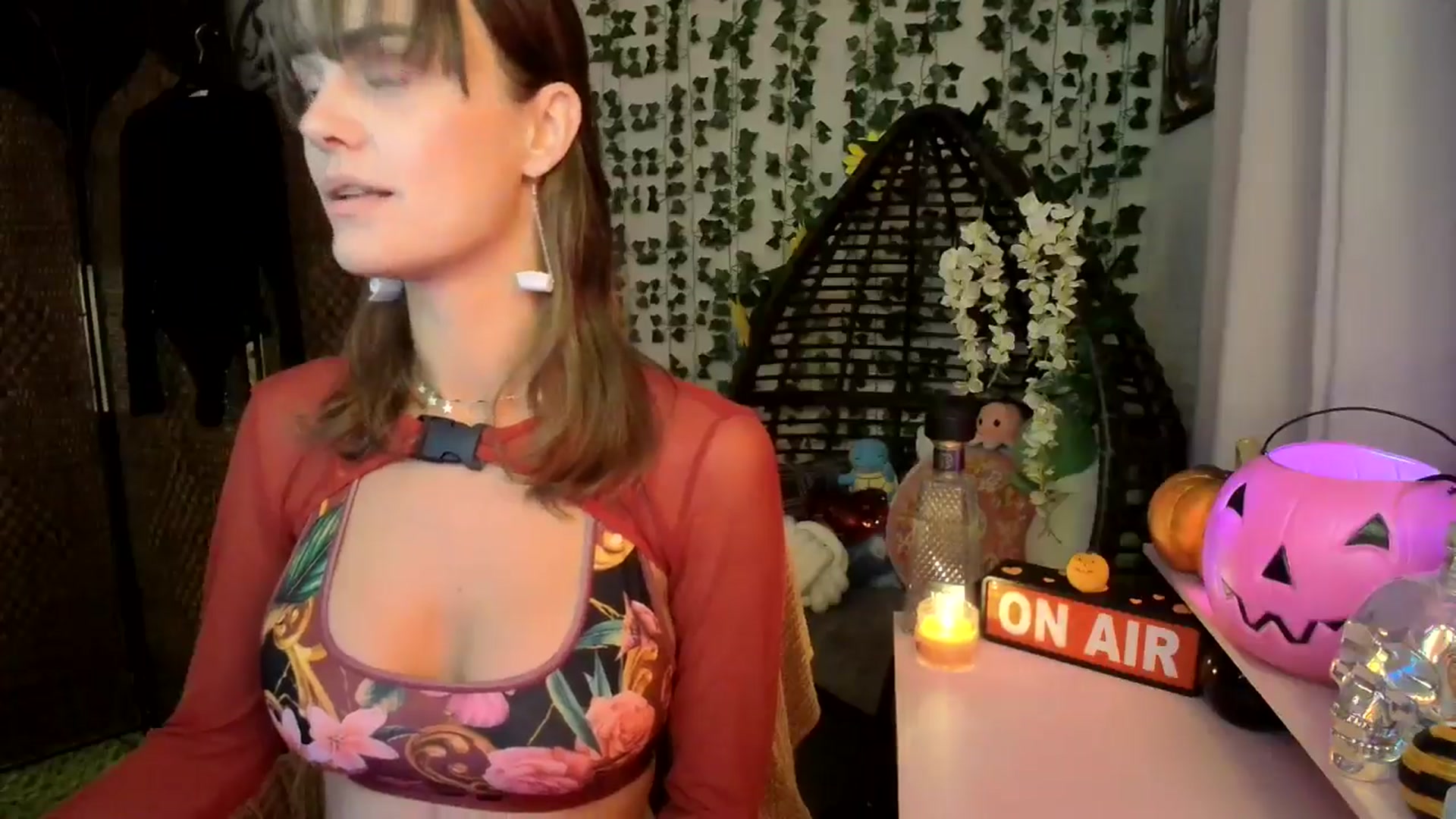 Gallery image thumbnail from HeidiKlumsy's myfreecams stream on, 09/25/2024, 24:46 image 10 of 20