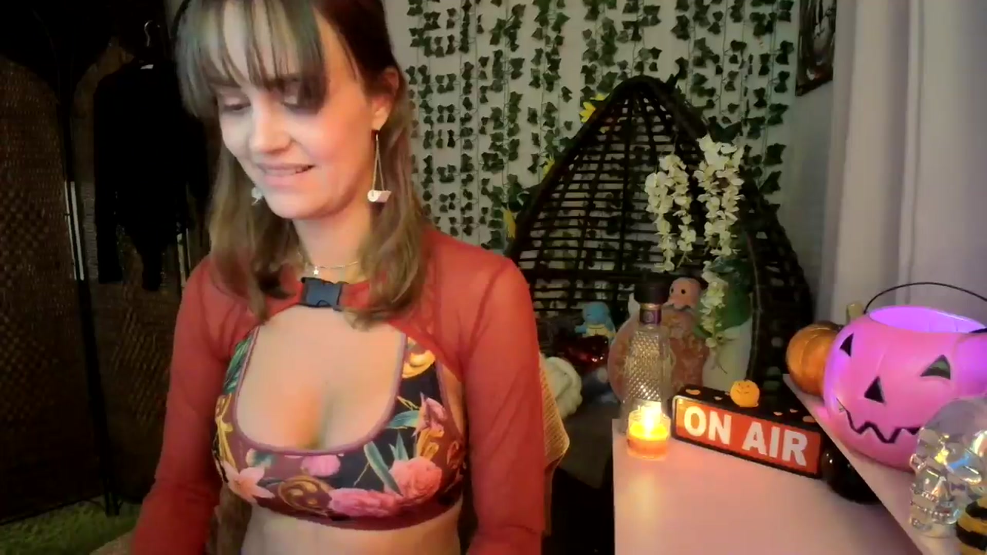Gallery image thumbnail from HeidiKlumsy's myfreecams stream on, 09/25/2024, 24:46 image 3 of 20