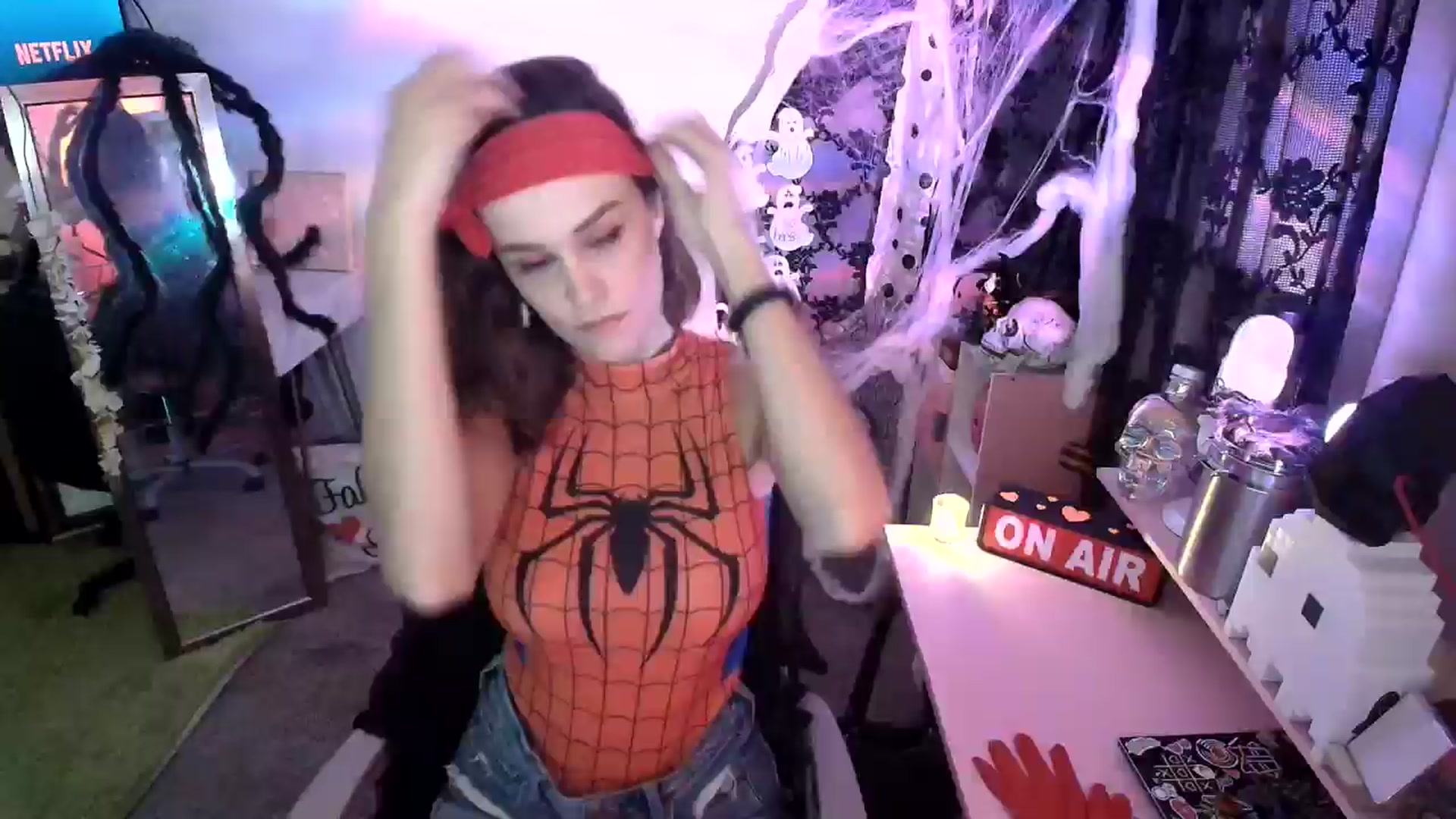 Gallery image thumbnail from HeidiKlumsy's myfreecams stream on, 10/30/2024, 24:01 image 1 of 20
