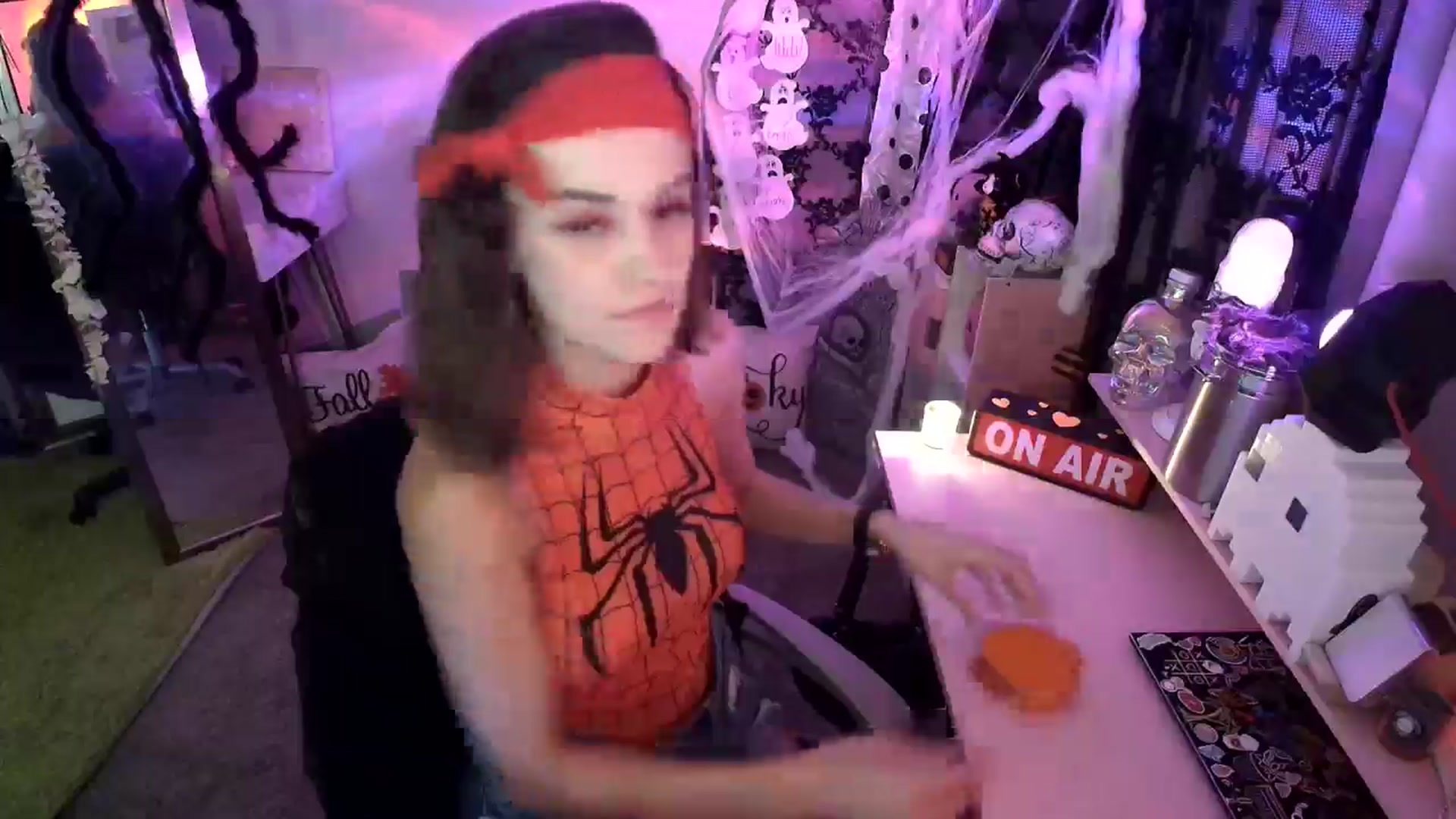 Gallery image thumbnail from HeidiKlumsy's myfreecams stream on, 10/30/2024, 24:01 image 2 of 20