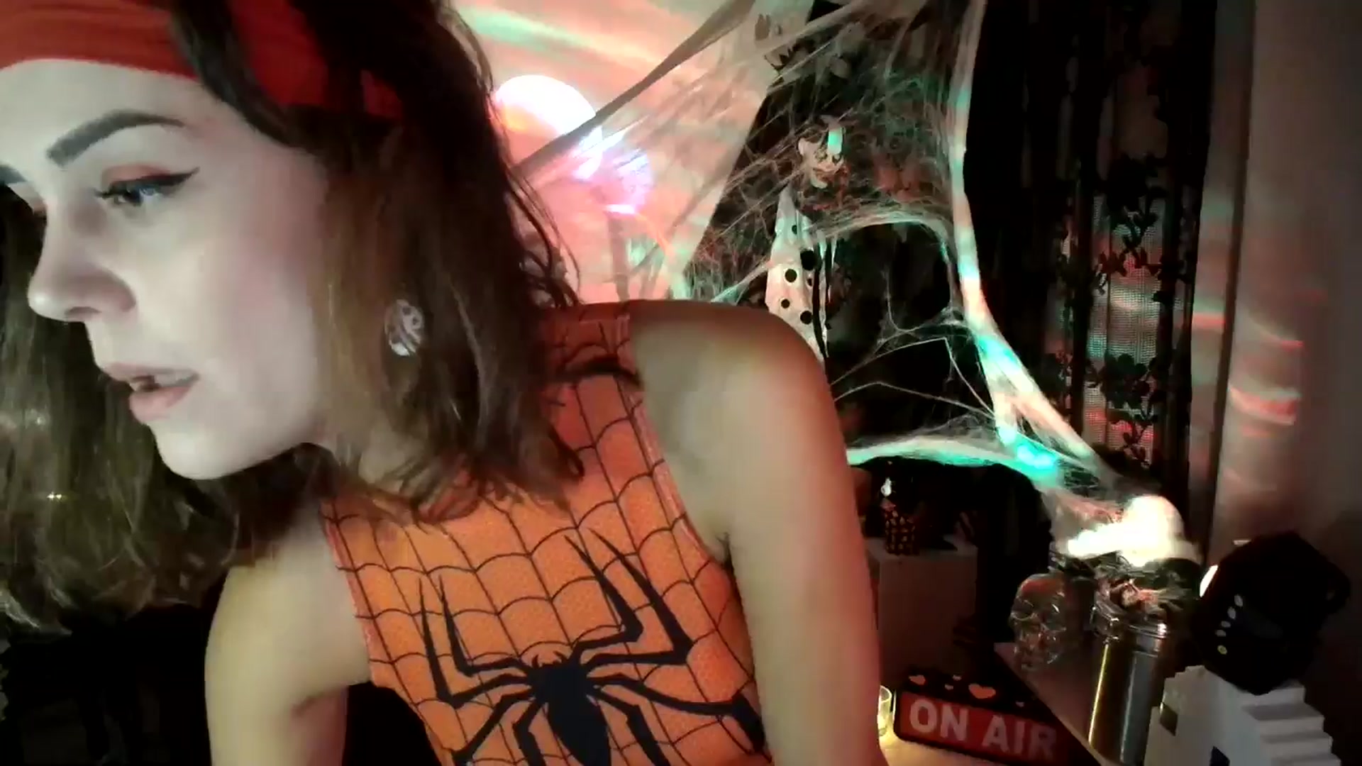 Gallery image thumbnail from HeidiKlumsy's myfreecams stream on, 10/30/2024, 24:39 image 10 of 20