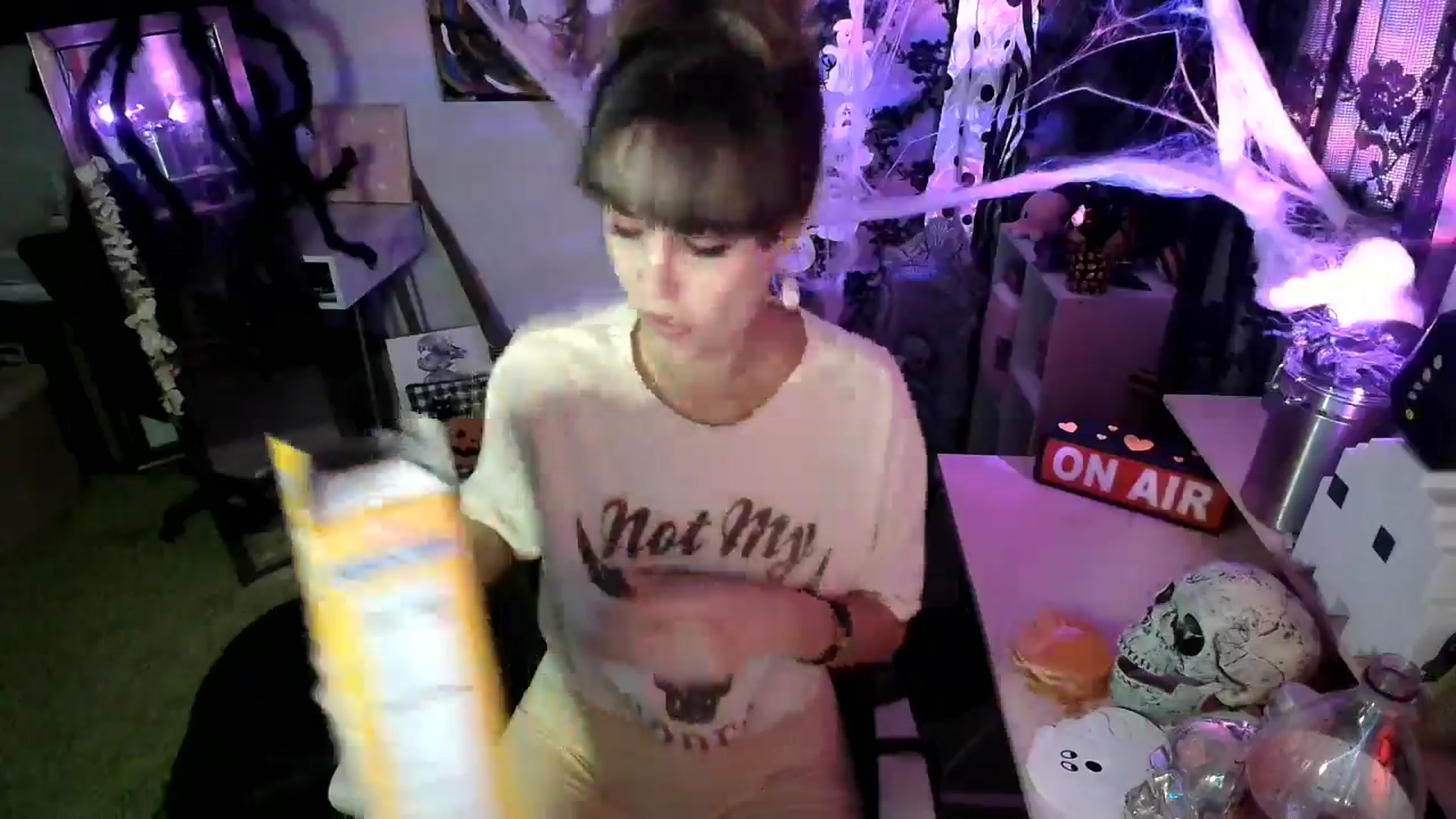 Gallery image thumbnail from HeidiKlumsy's myfreecams stream on, 10/30/2024, 03:05 image 3 of 20