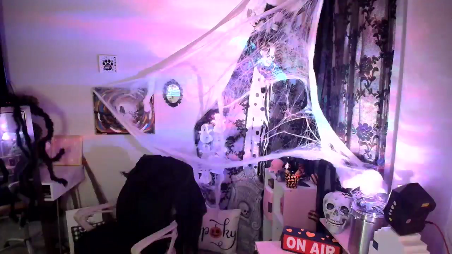Gallery image thumbnail from HeidiKlumsy's myfreecams stream on, 10/30/2024, 03:05 image 16 of 20