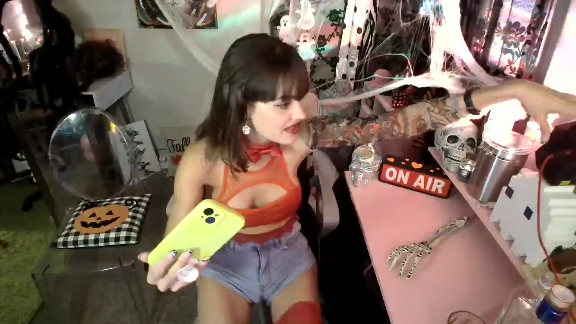 Gallery image thumbnail from HeidiKlumsy's myfreecams stream on, 10/30/2024, 09:08 image 7 of 20