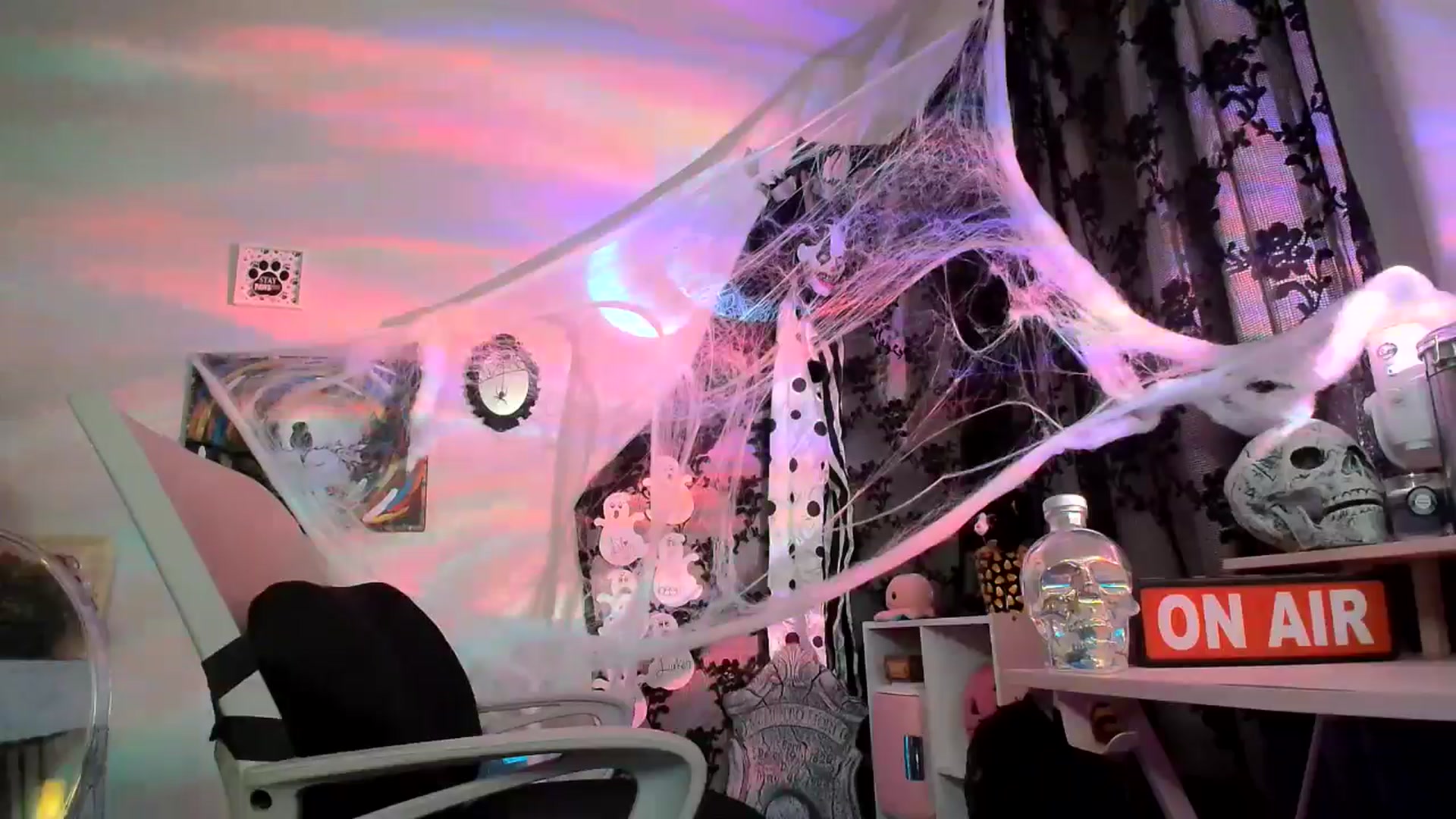 Gallery image thumbnail from HeidiKlumsy's myfreecams stream on, 10/30/2024, 09:08 image 12 of 20