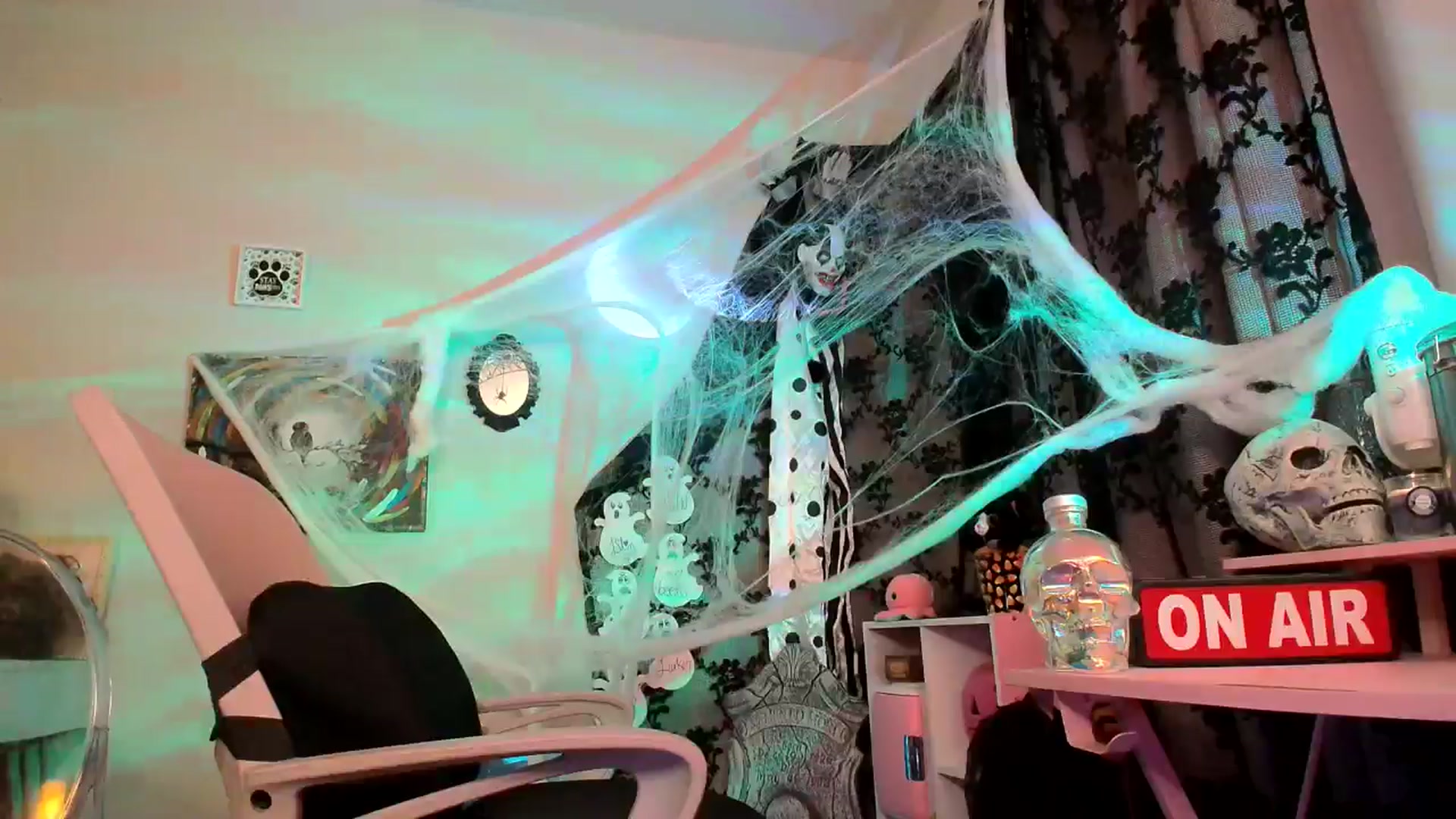 Gallery image thumbnail from HeidiKlumsy's myfreecams stream on, 10/30/2024, 09:08 image 11 of 20