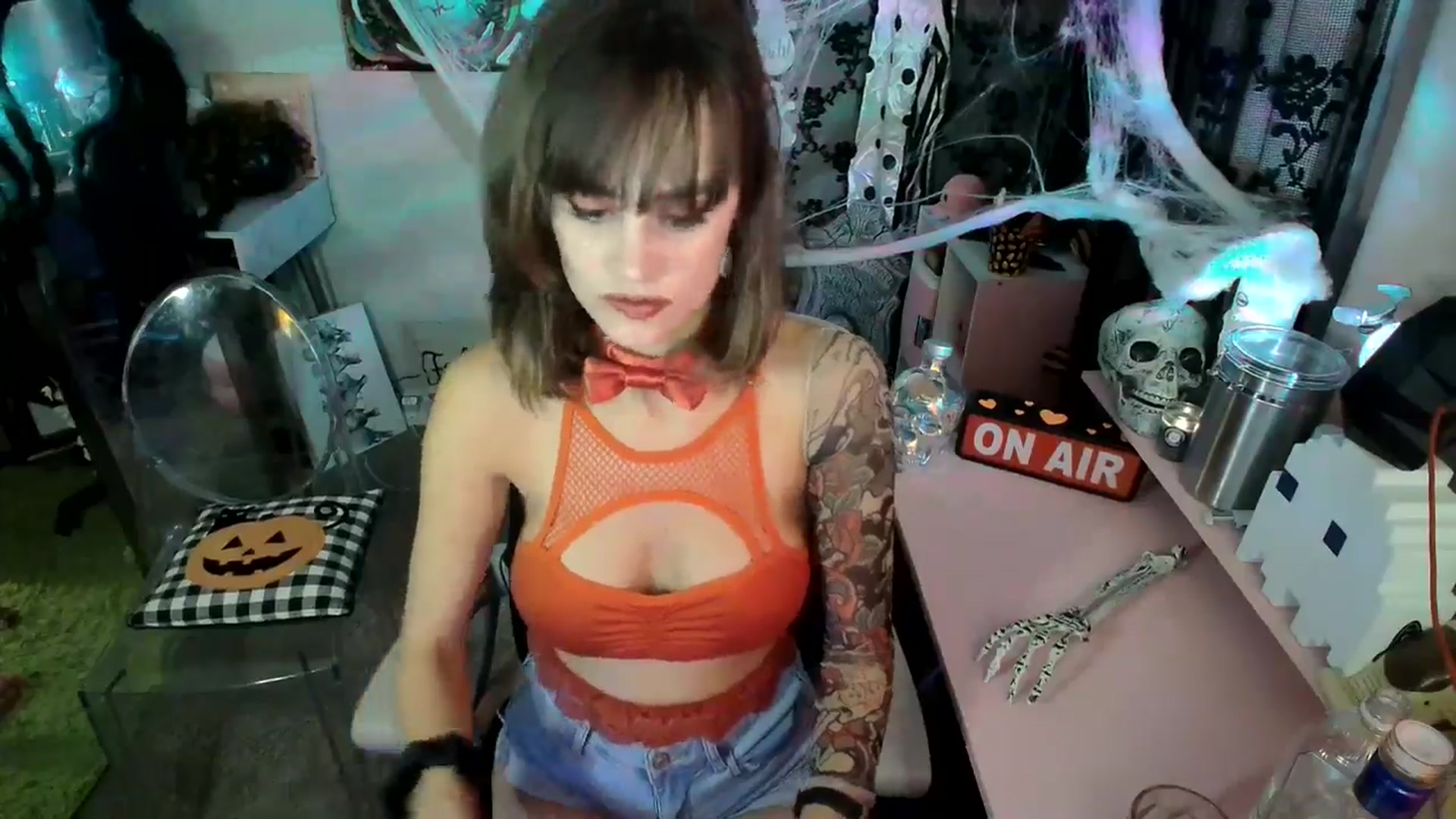 Gallery image thumbnail from HeidiKlumsy's myfreecams stream on, 10/30/2024, 09:08 image 6 of 20