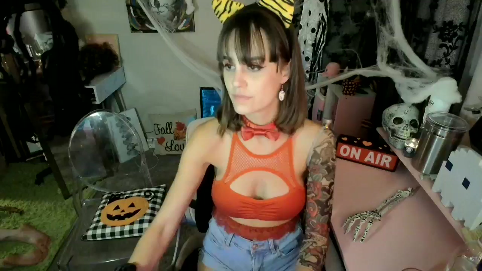 Gallery image thumbnail from HeidiKlumsy's myfreecams stream on, 10/30/2024, 09:08 image 1 of 20