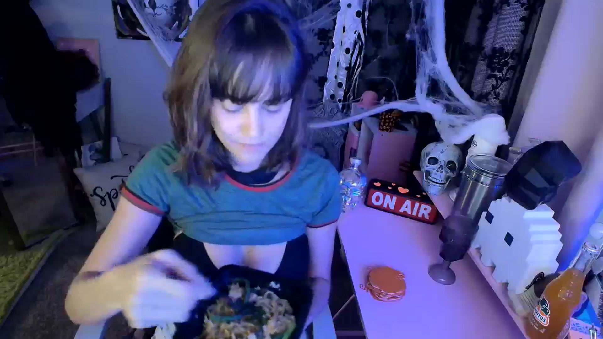 Gallery image thumbnail from HeidiKlumsy's myfreecams stream on, 10/31/2024, 02:27 image 3 of 20