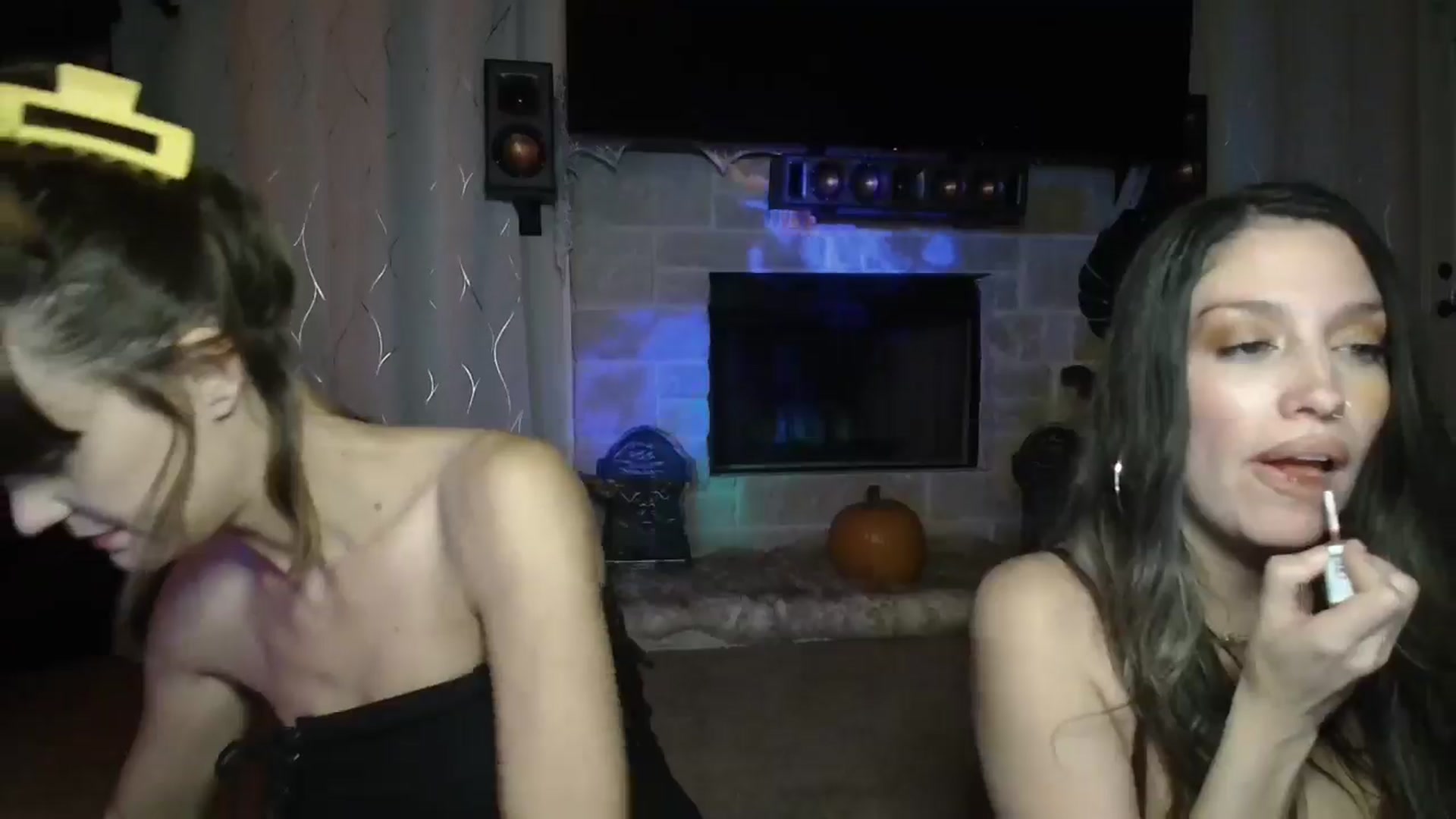 Gallery image thumbnail from HeidiKlumsy's myfreecams stream on, 11/03/2024, 05:17 image 11 of 20
