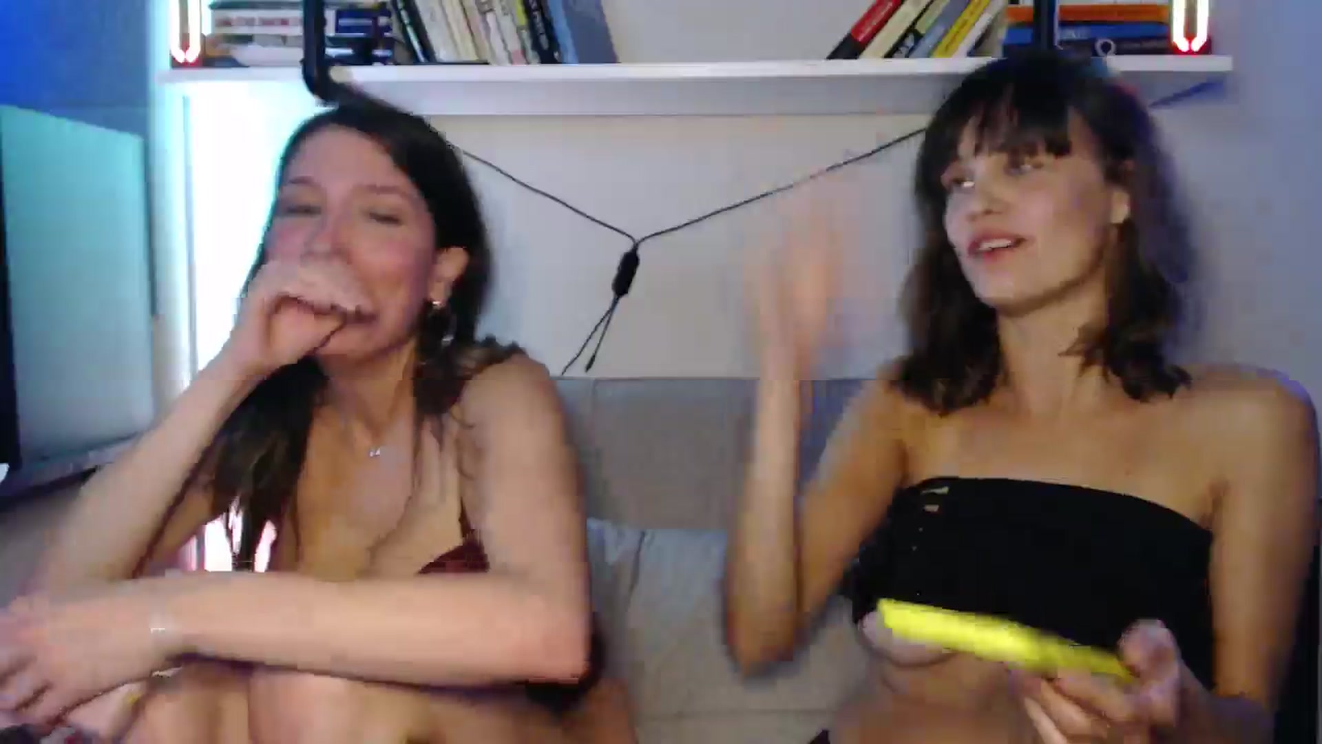 Gallery image thumbnail from HeidiKlumsy's myfreecams stream on, 11/03/2024, 12:32 image 11 of 20