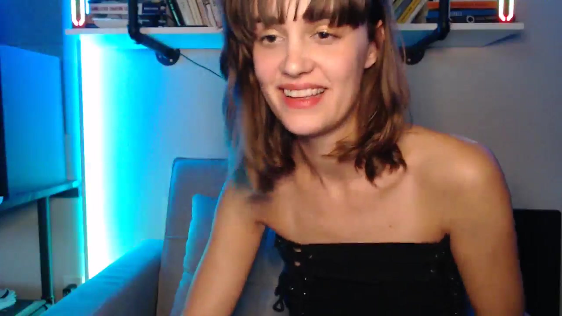 Gallery image thumbnail from HeidiKlumsy's myfreecams stream on, 11/03/2024, 12:32 image 10 of 20