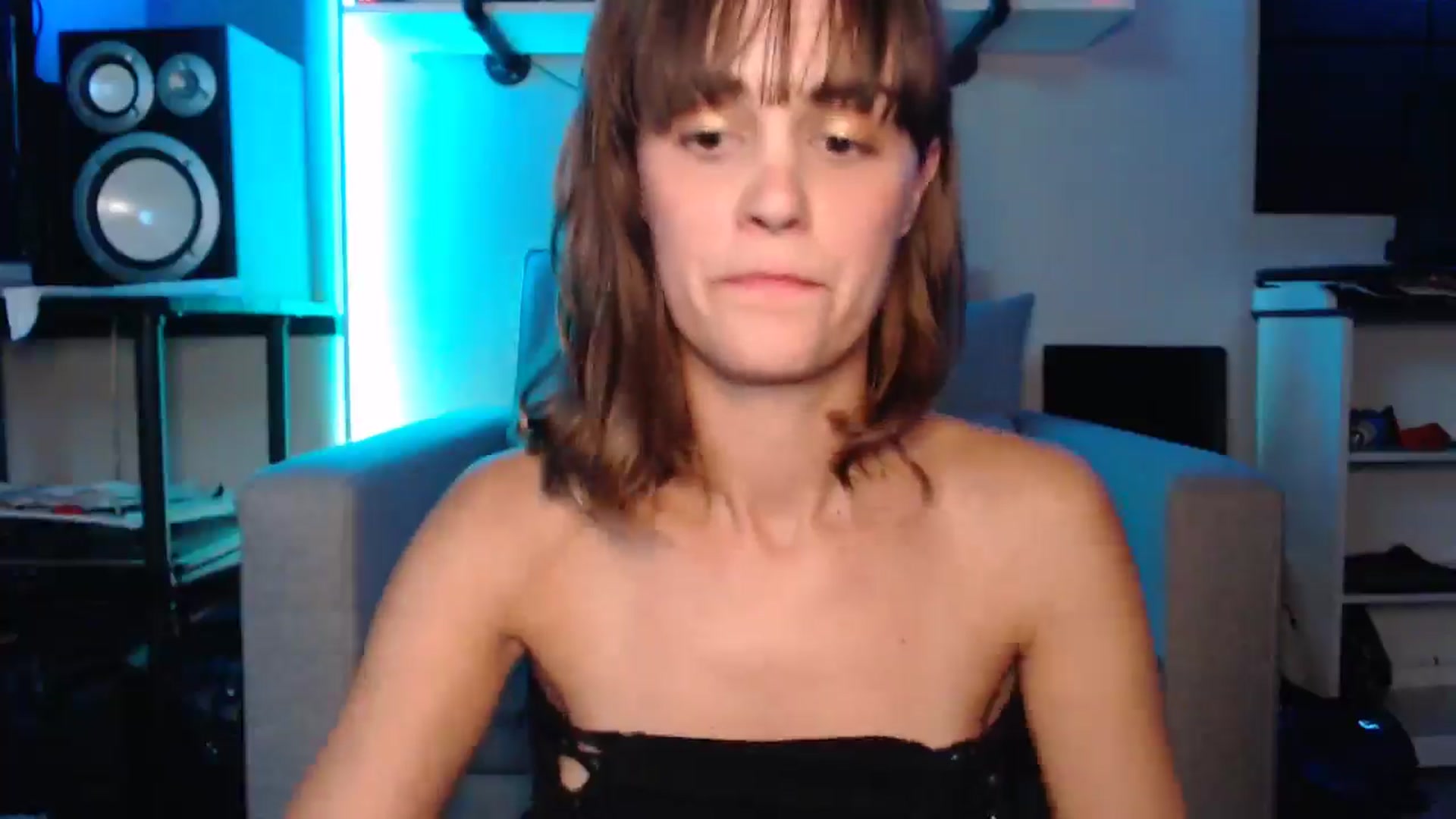 Gallery image thumbnail from HeidiKlumsy's myfreecams stream on, 11/03/2024, 13:15 image 16 of 20