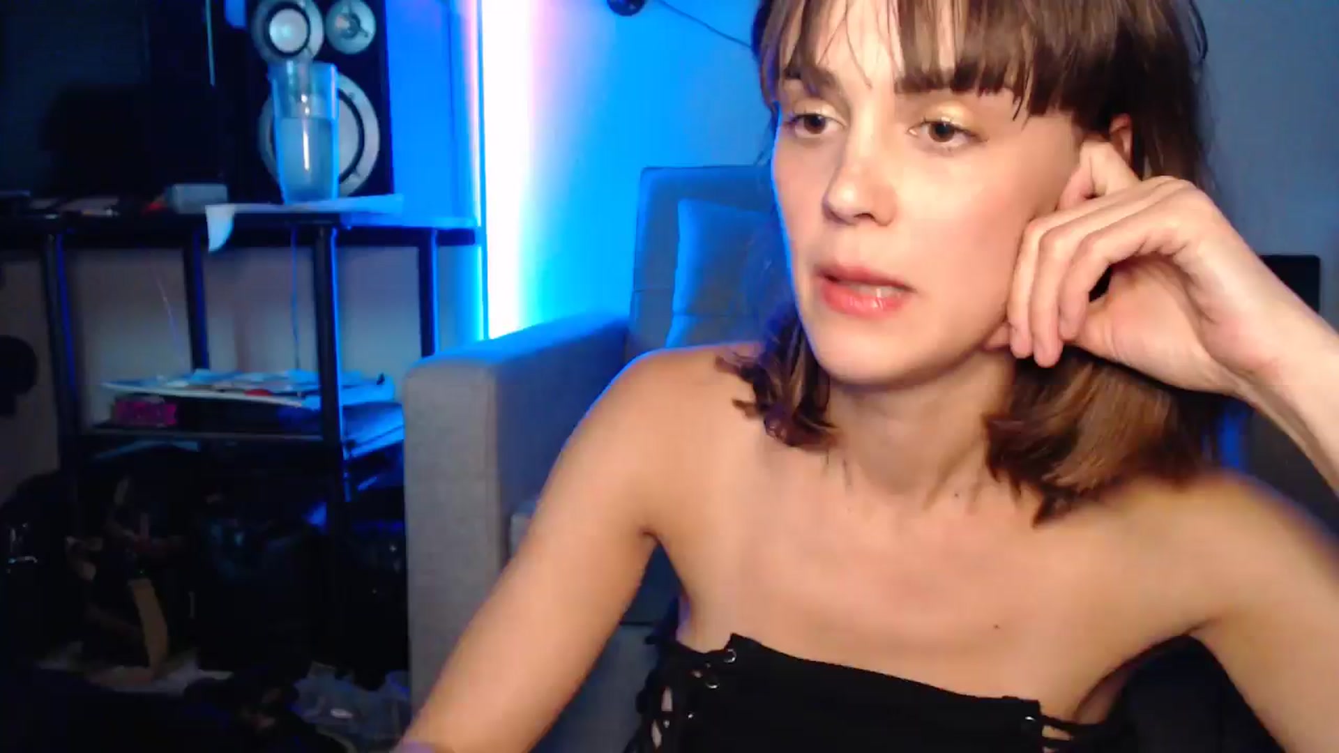 Gallery image thumbnail from HeidiKlumsy's myfreecams stream on, 11/03/2024, 13:15 image 9 of 20